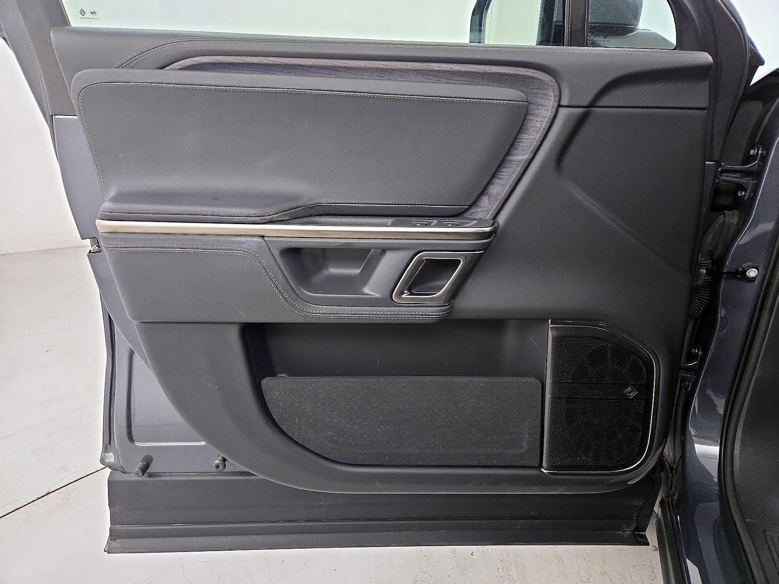 2024 Rivian R1T Adventure - Photo 13