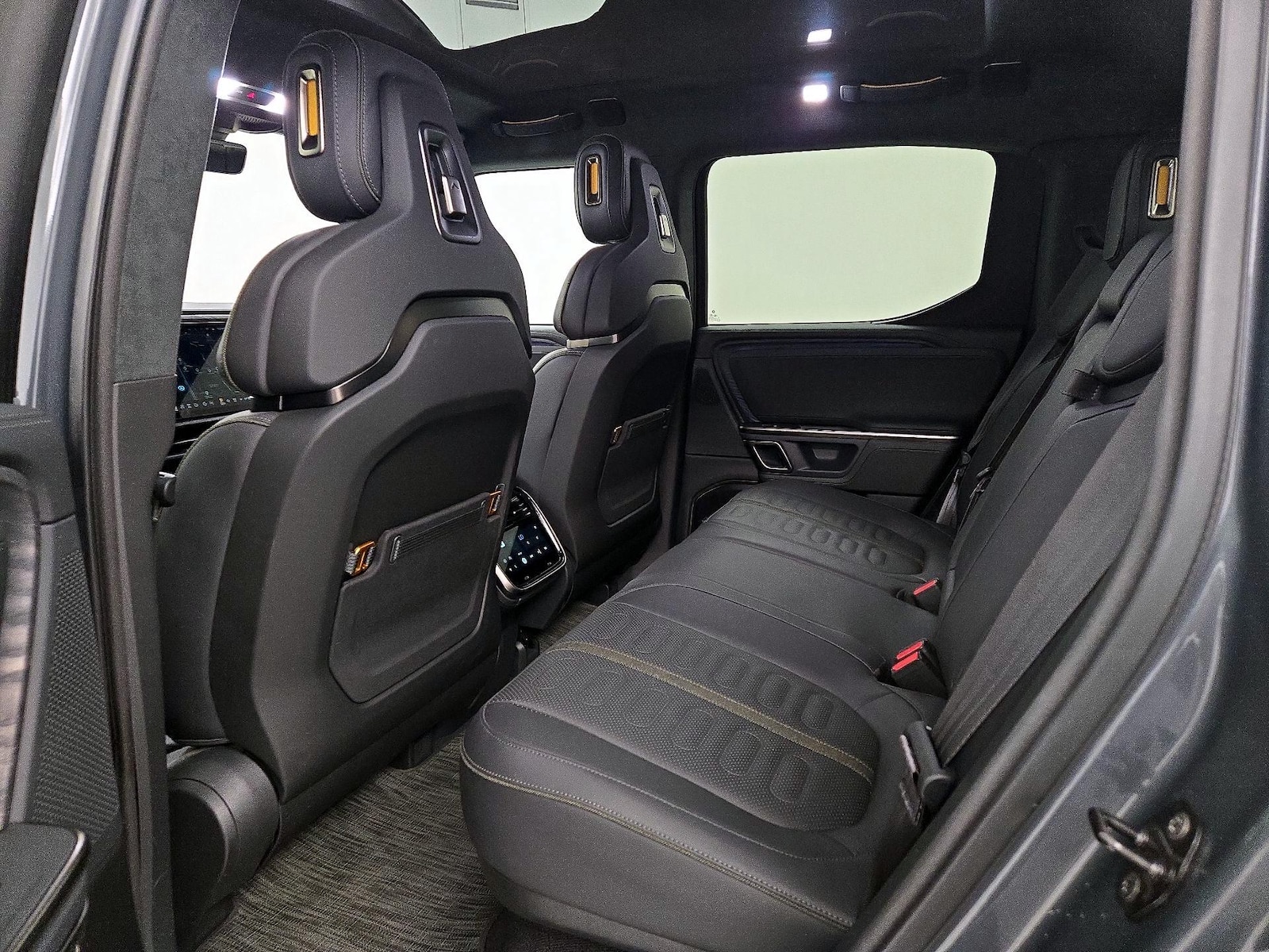 2024 Rivian R1T Adventure - Photo 21