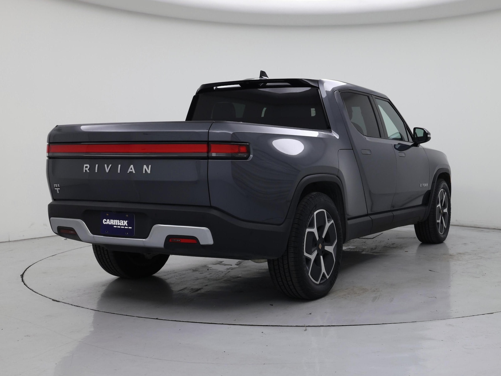 2024 Rivian R1T Adventure - Photo 9