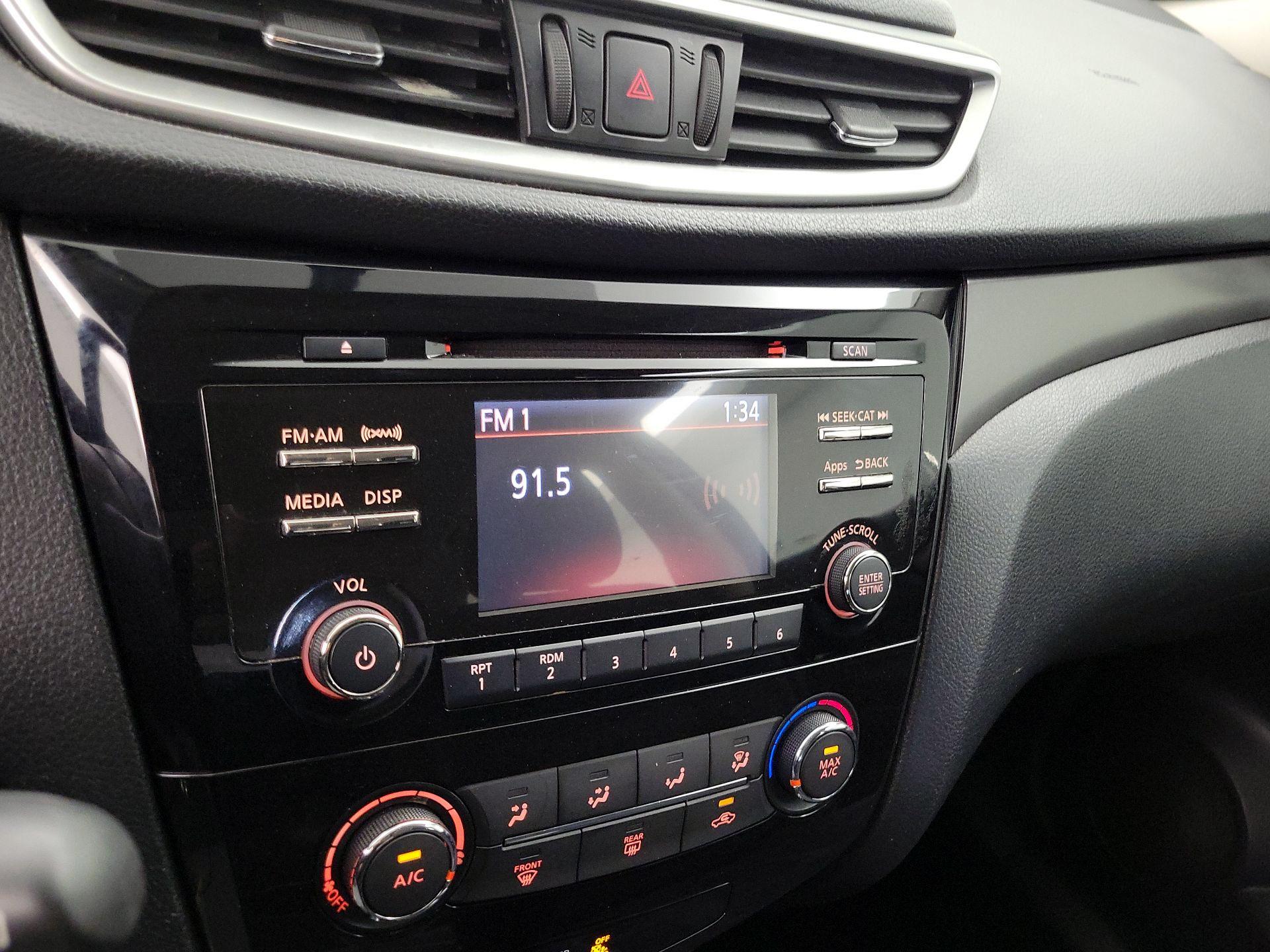 Thumbnail: 2015 Nissan Rogue - 15