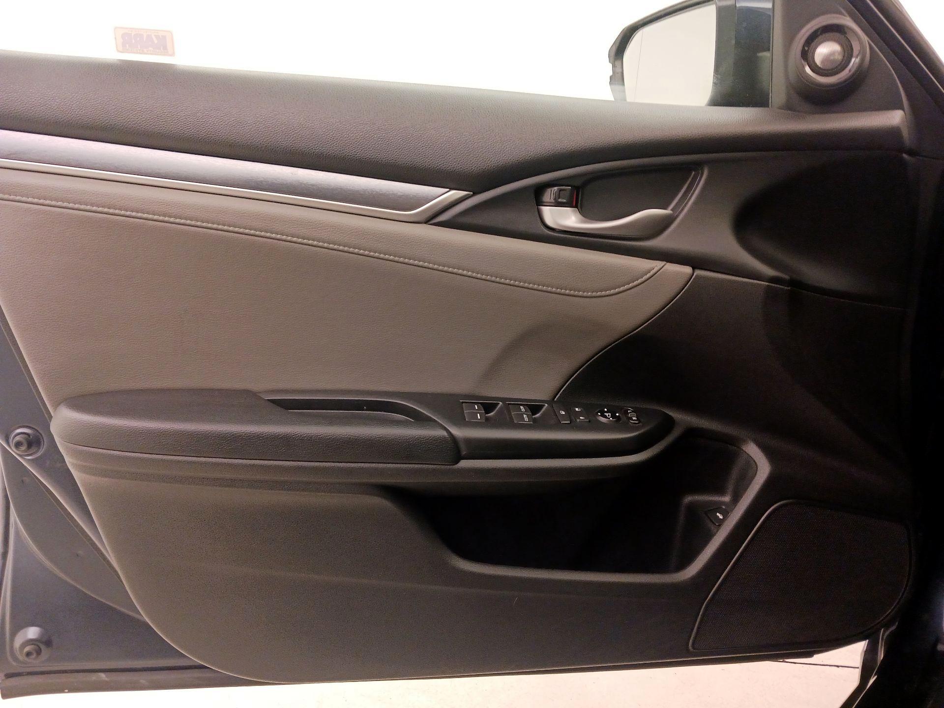 Thumbnail: 2016 Honda Civic - 12