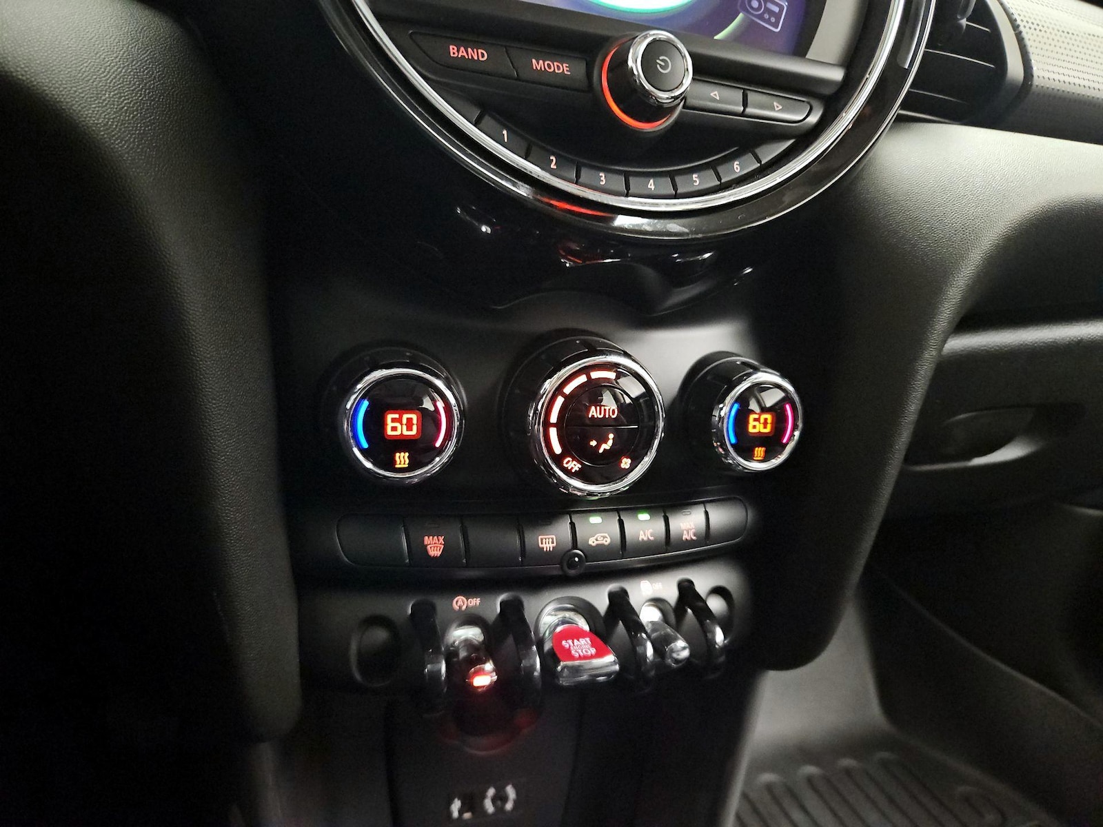 2018 MINI Cooper - Photo 16