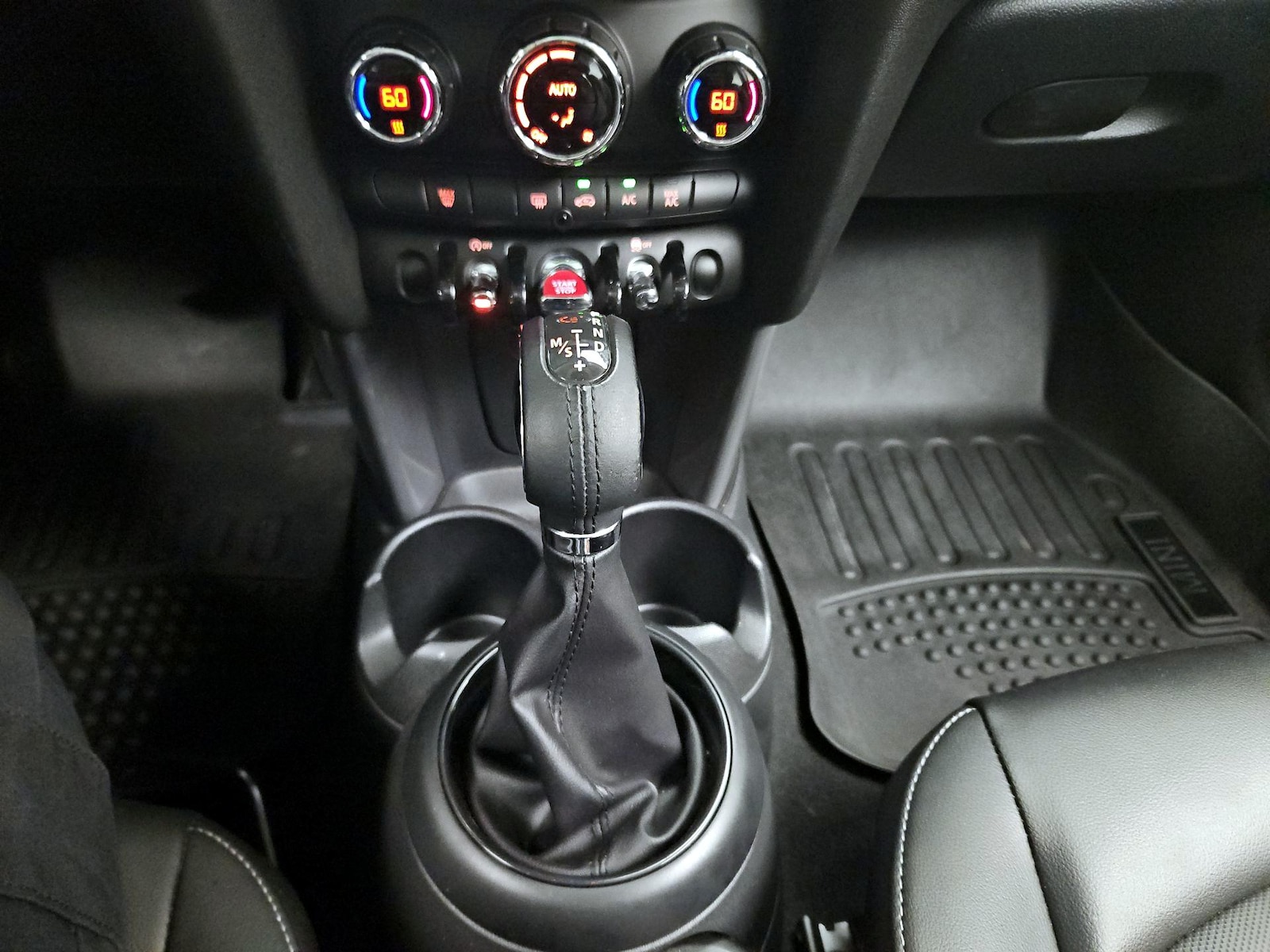 2018 MINI Cooper - Photo 17