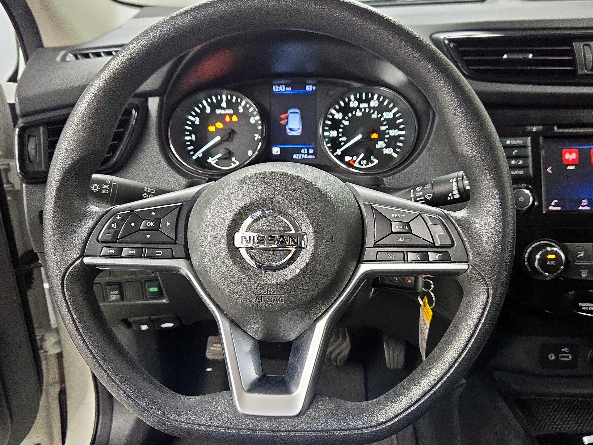 Thumbnail: 2019 Nissan Rogue Sport - 10