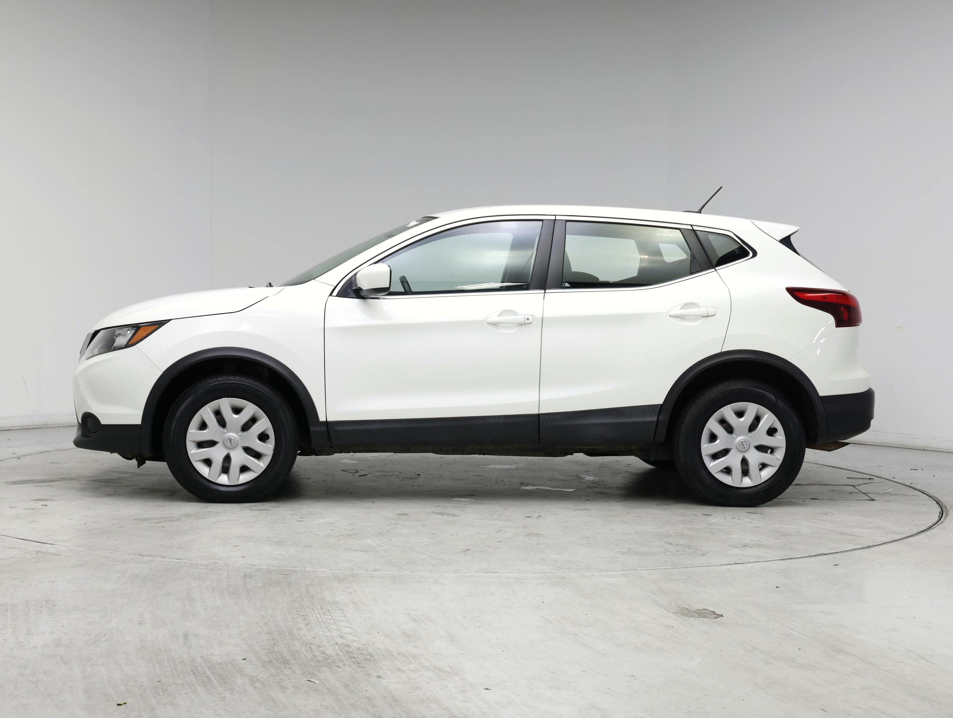 Thumbnail: 2019 Nissan Rogue Sport - 3