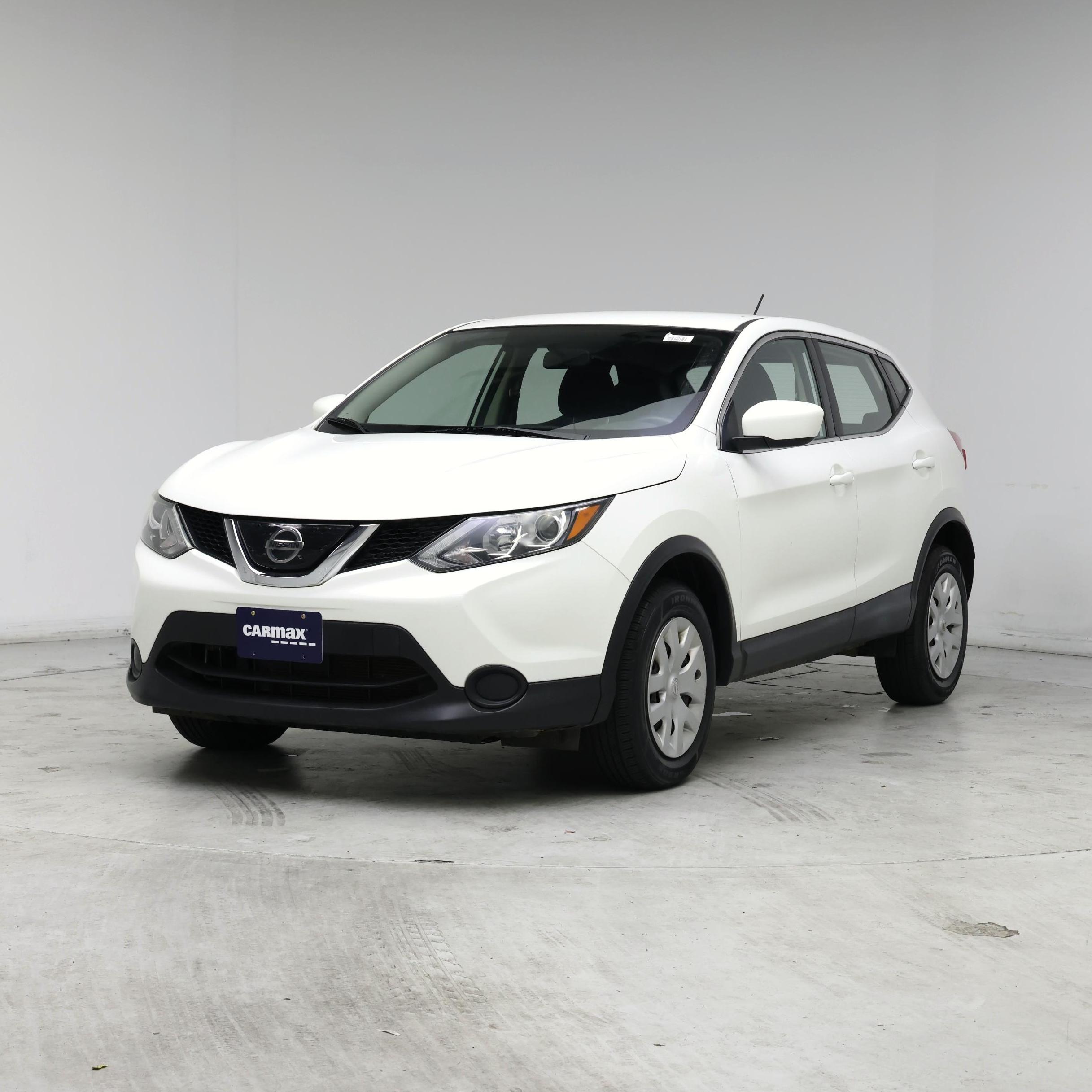 Thumbnail: 2019 Nissan Rogue Sport - 4