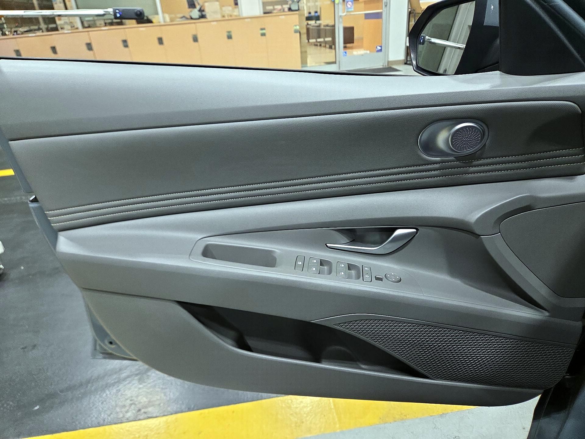 Thumbnail: 2023 Hyundai Elantra - 10