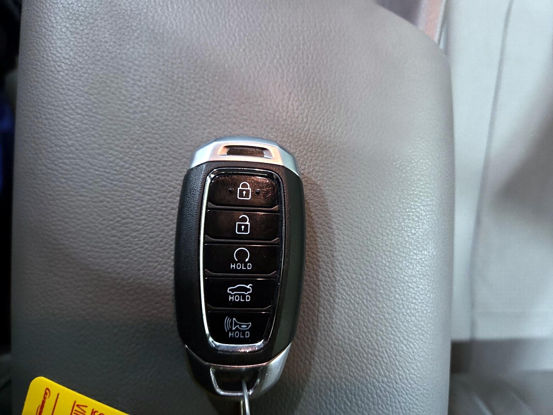 Thumbnail: 2023 Hyundai Elantra - 16