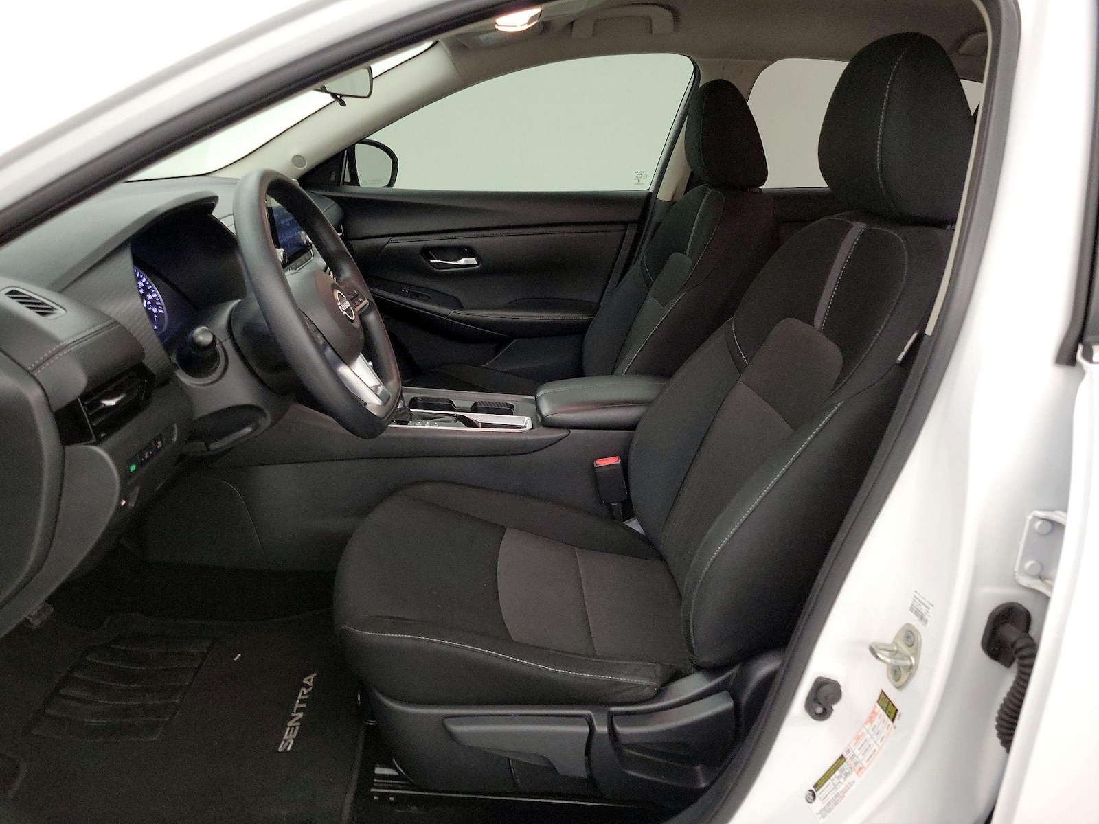 2025 Nissan Sentra SV - Photo 12