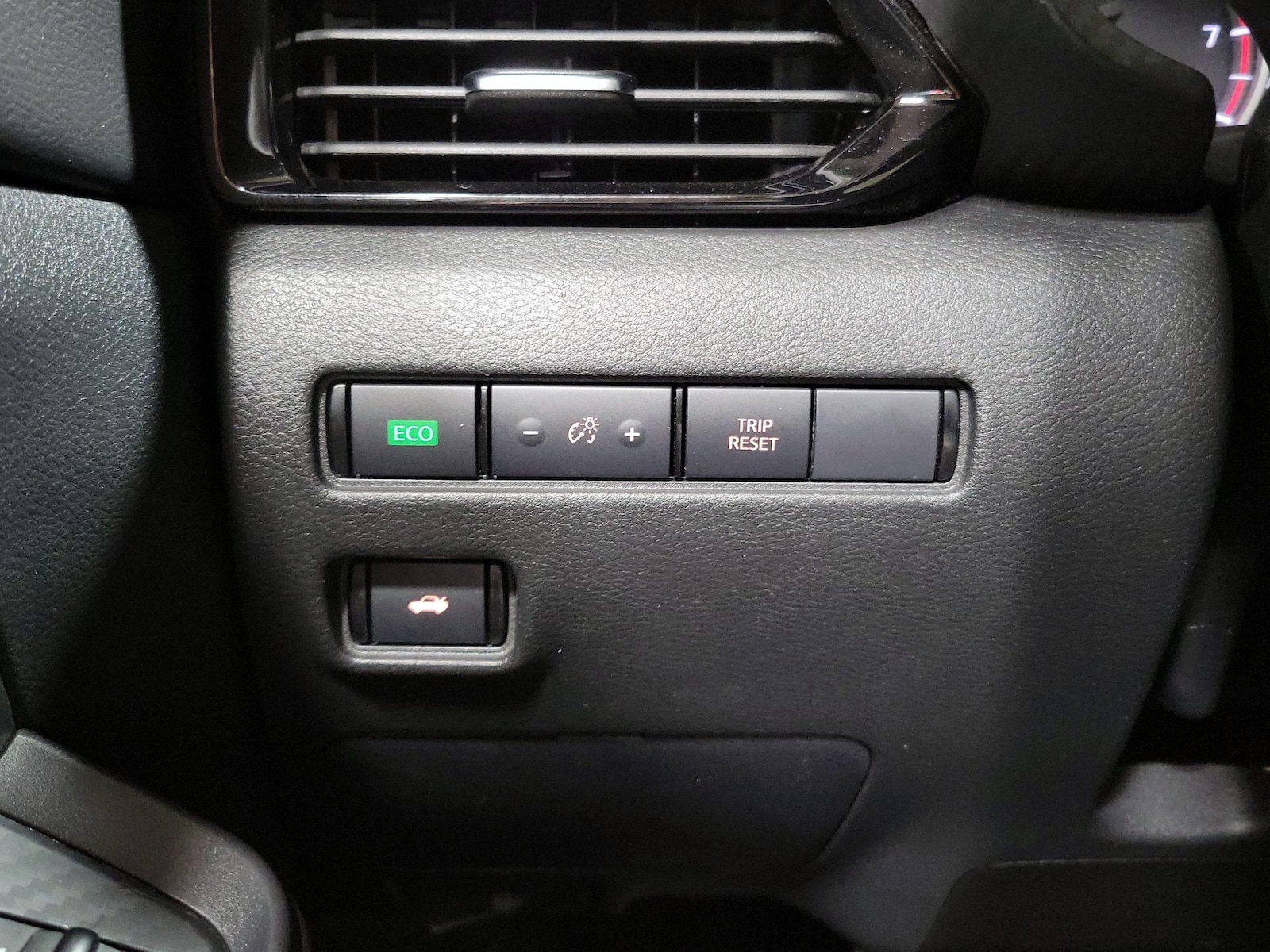 2025 Nissan Sentra SV - Photo 14