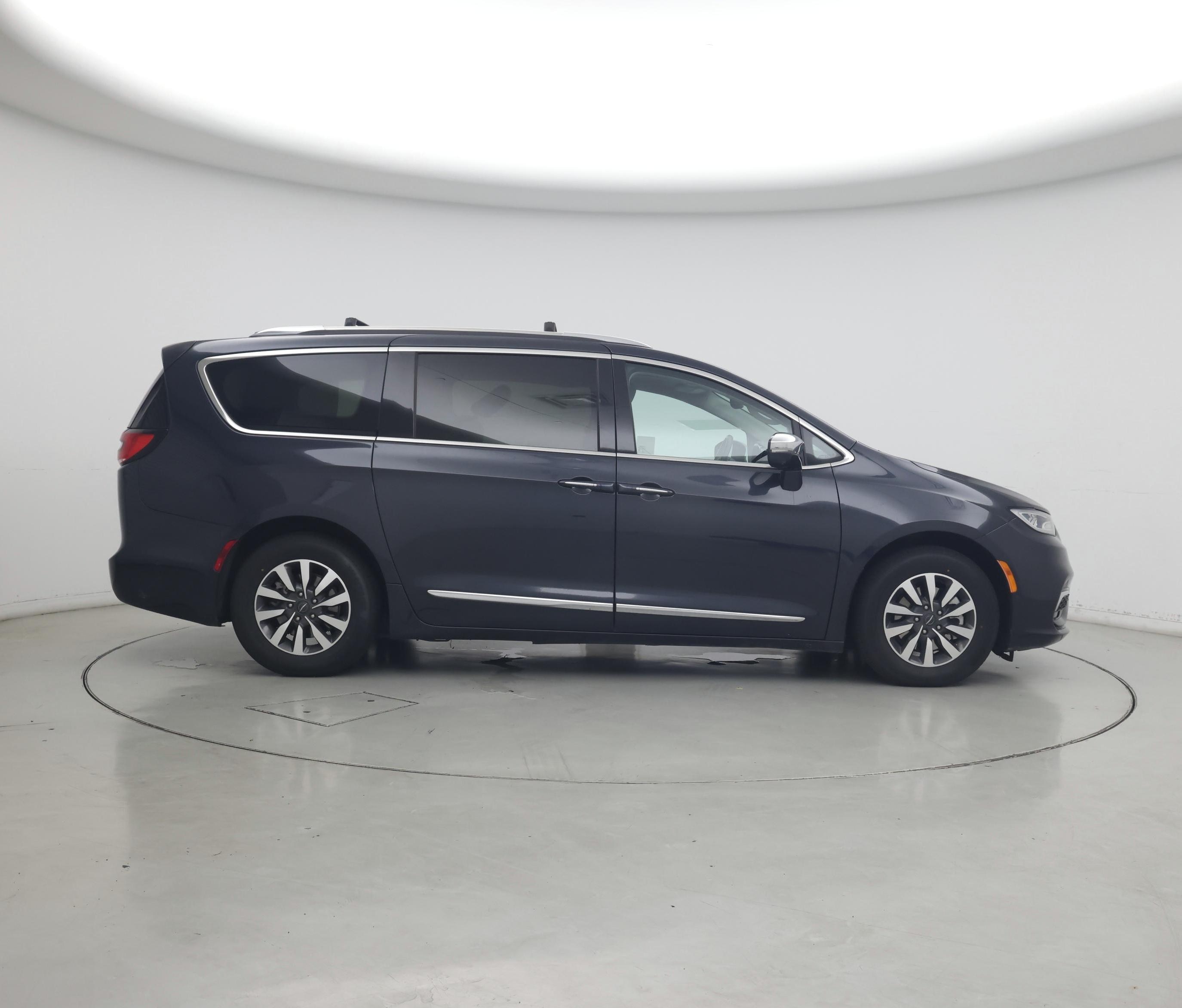 Thumbnail: 2021 Chrysler Pacifica - 7