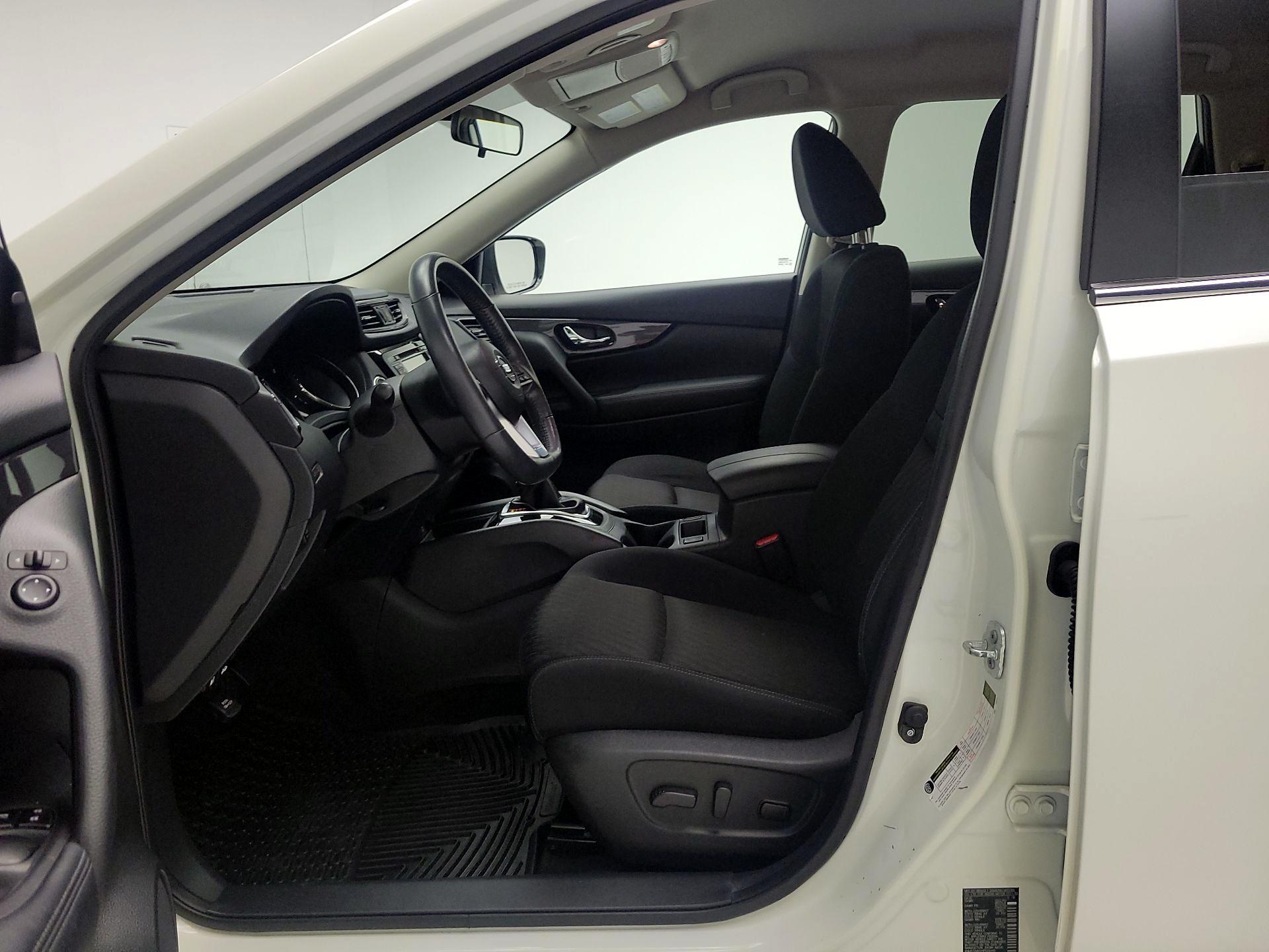 Thumbnail: 2017 Nissan Rogue - 11