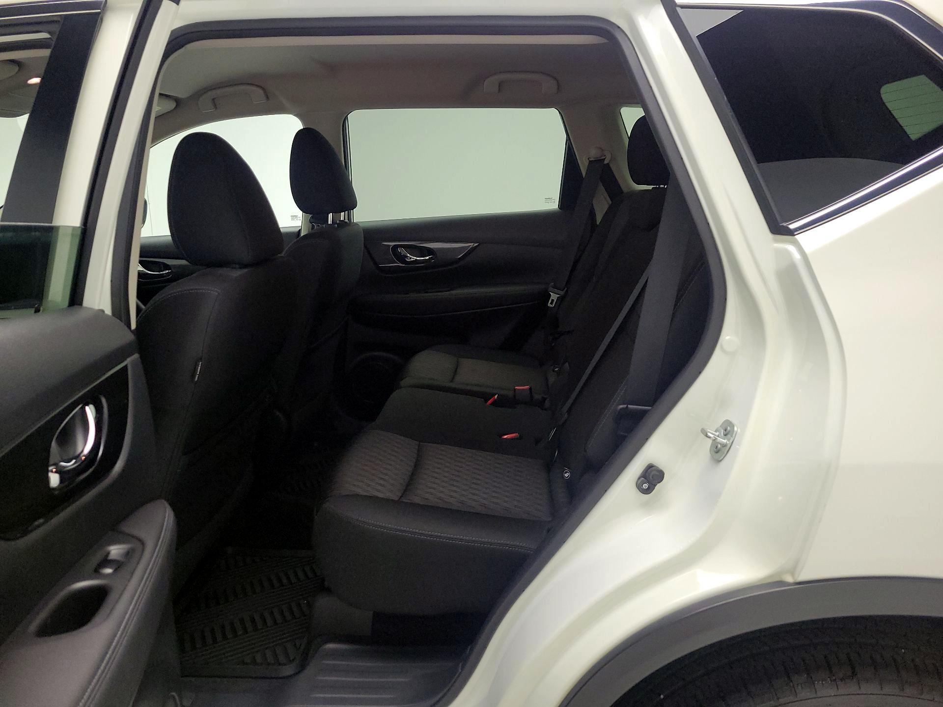 Thumbnail: 2017 Nissan Rogue - 20