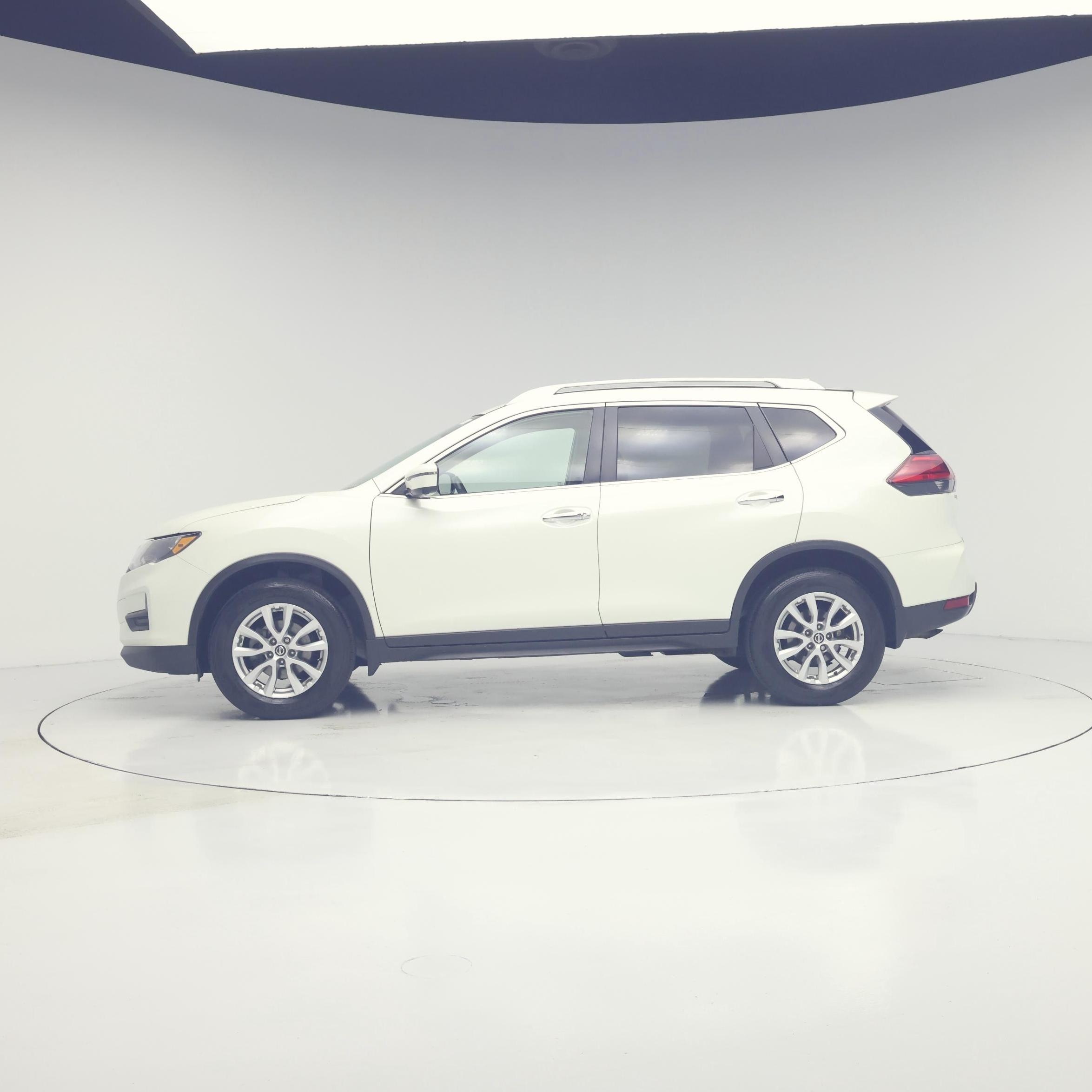 Thumbnail: 2017 Nissan Rogue - 3