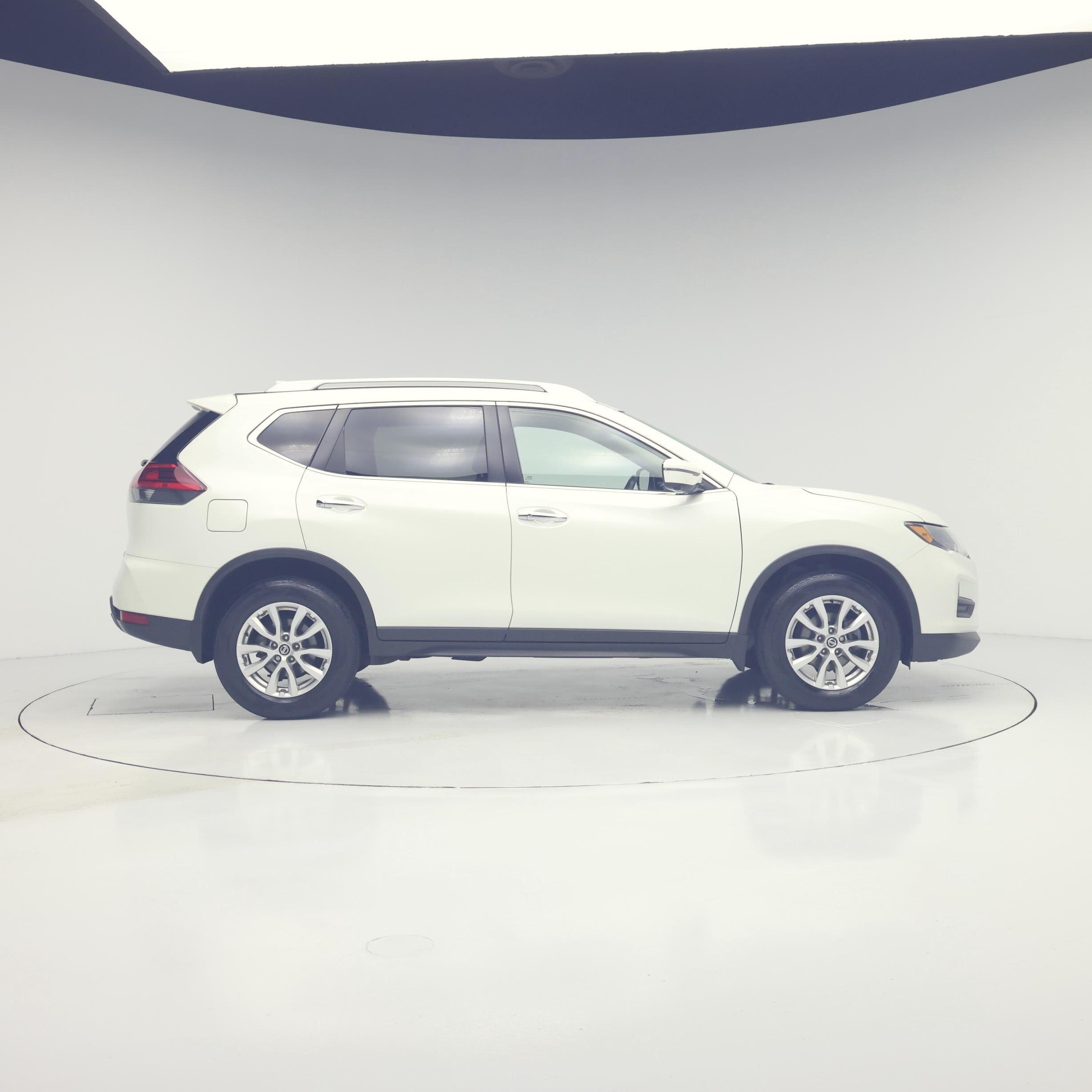 Thumbnail: 2017 Nissan Rogue - 7