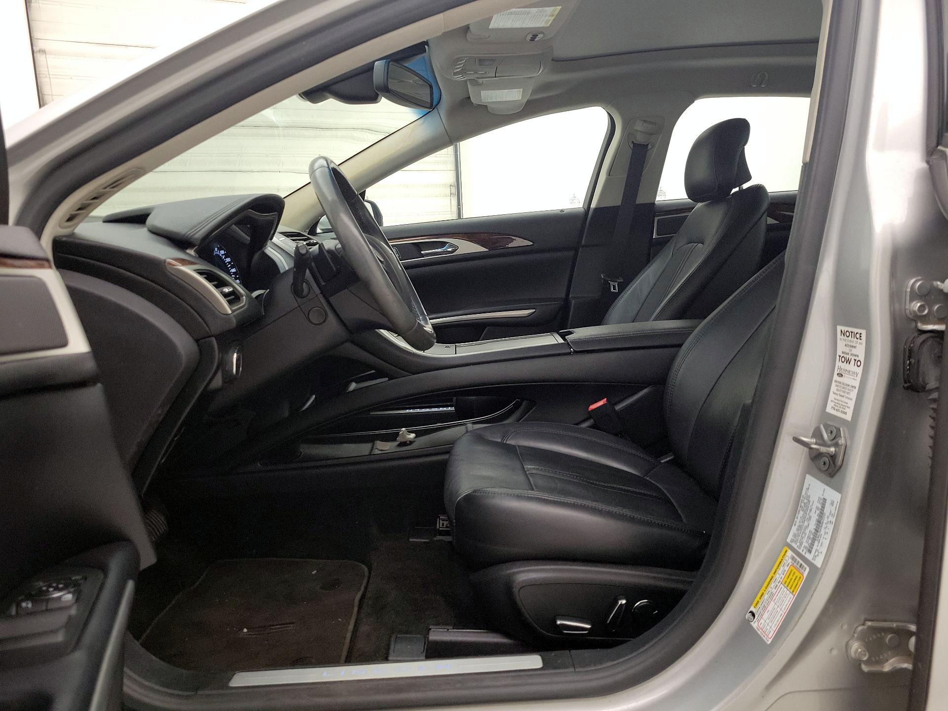 Thumbnail: 2016 Lincoln MKZ - 11