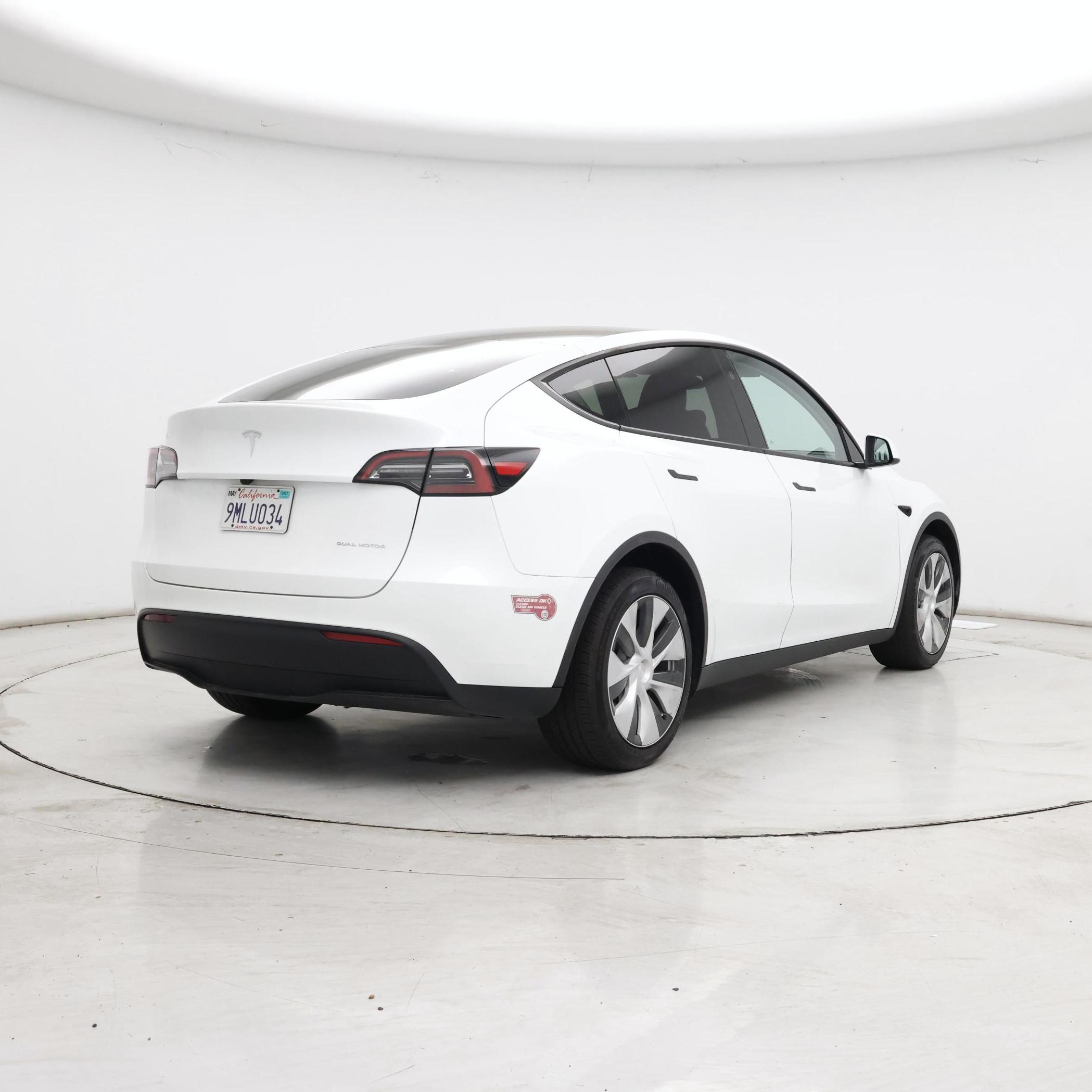 Thumbnail: 2024 Tesla Model Y - 8