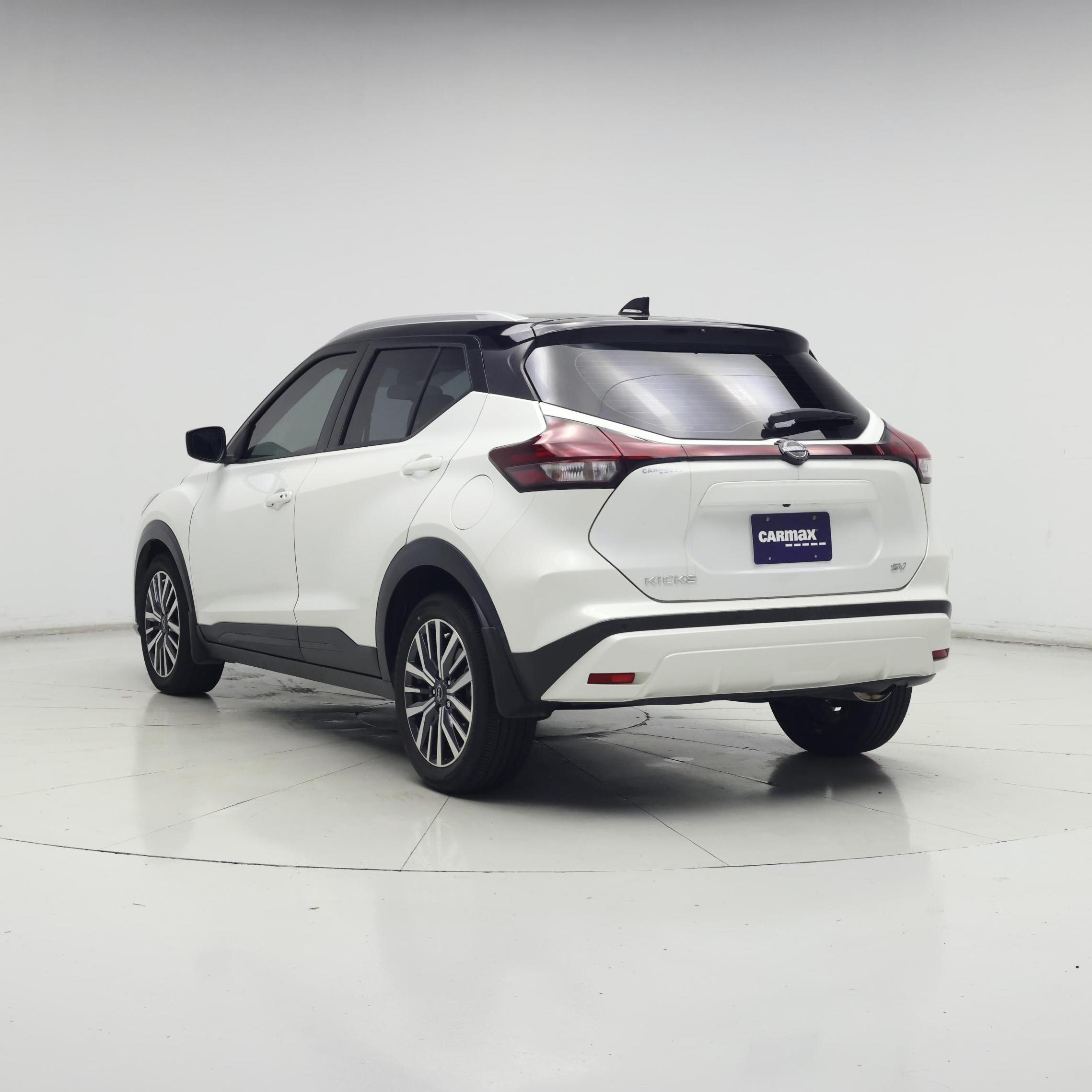 Thumbnail: 2023 Nissan Kicks - 2