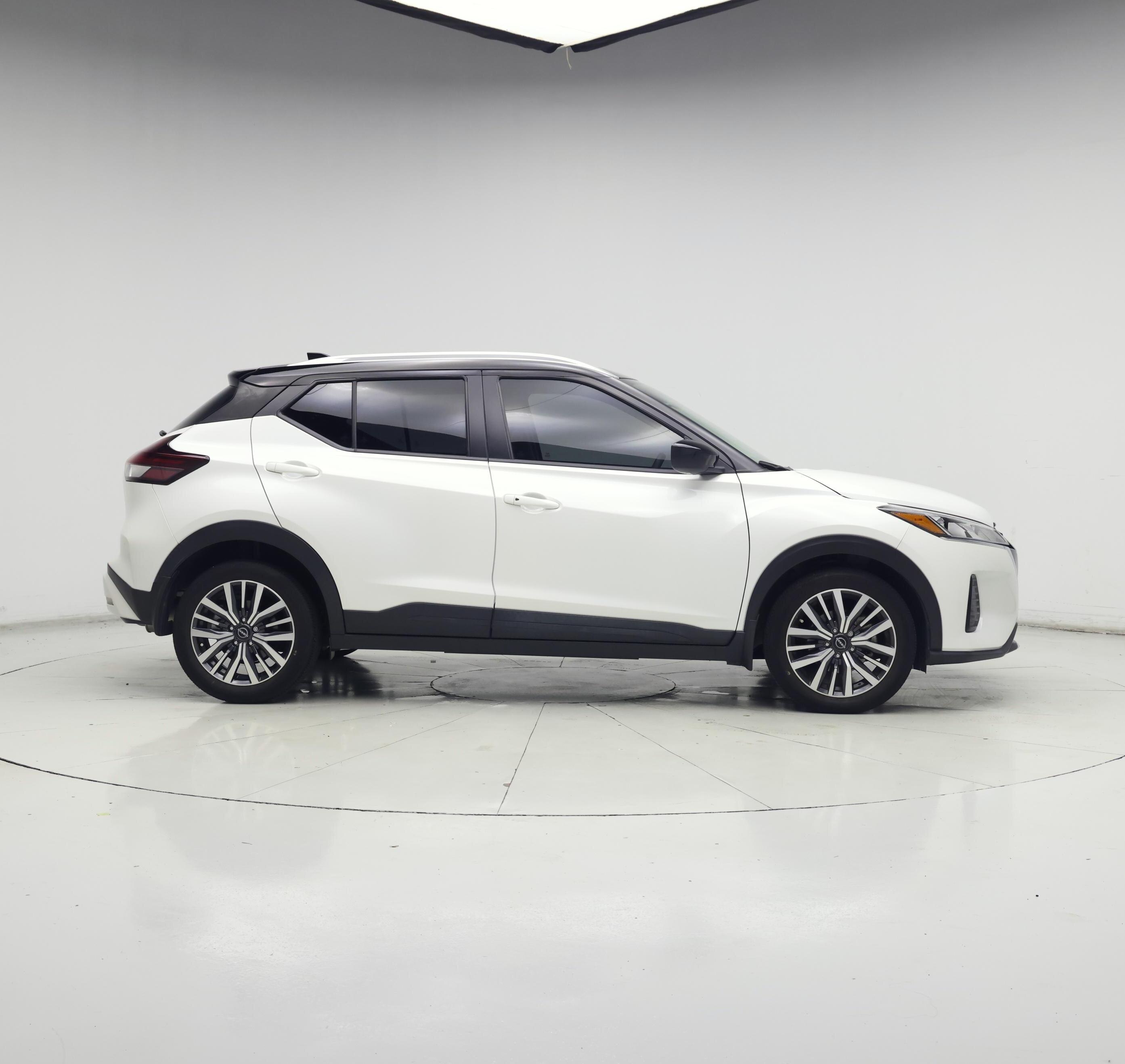 Thumbnail: 2023 Nissan Kicks - 7