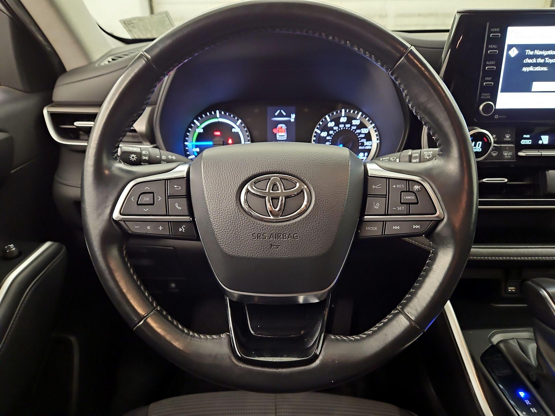 Thumbnail: 2021 Toyota Highlander - 10