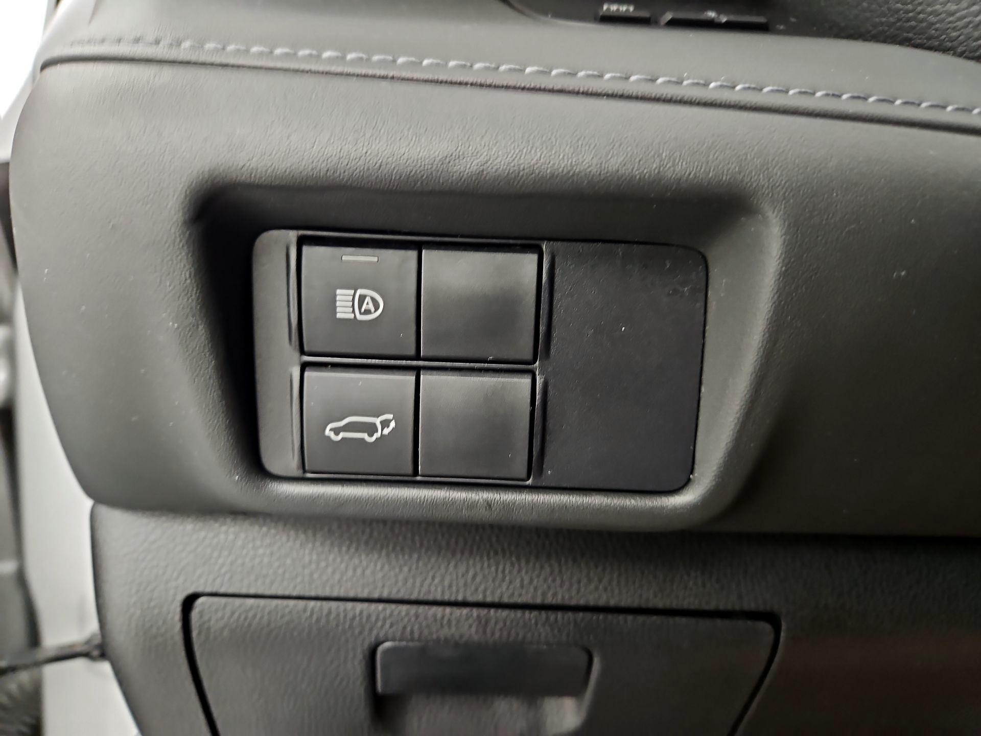 Thumbnail: 2021 Toyota Highlander - 13