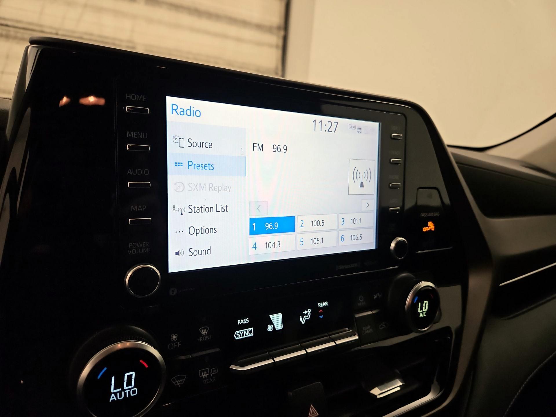 Thumbnail: 2021 Toyota Highlander - 15