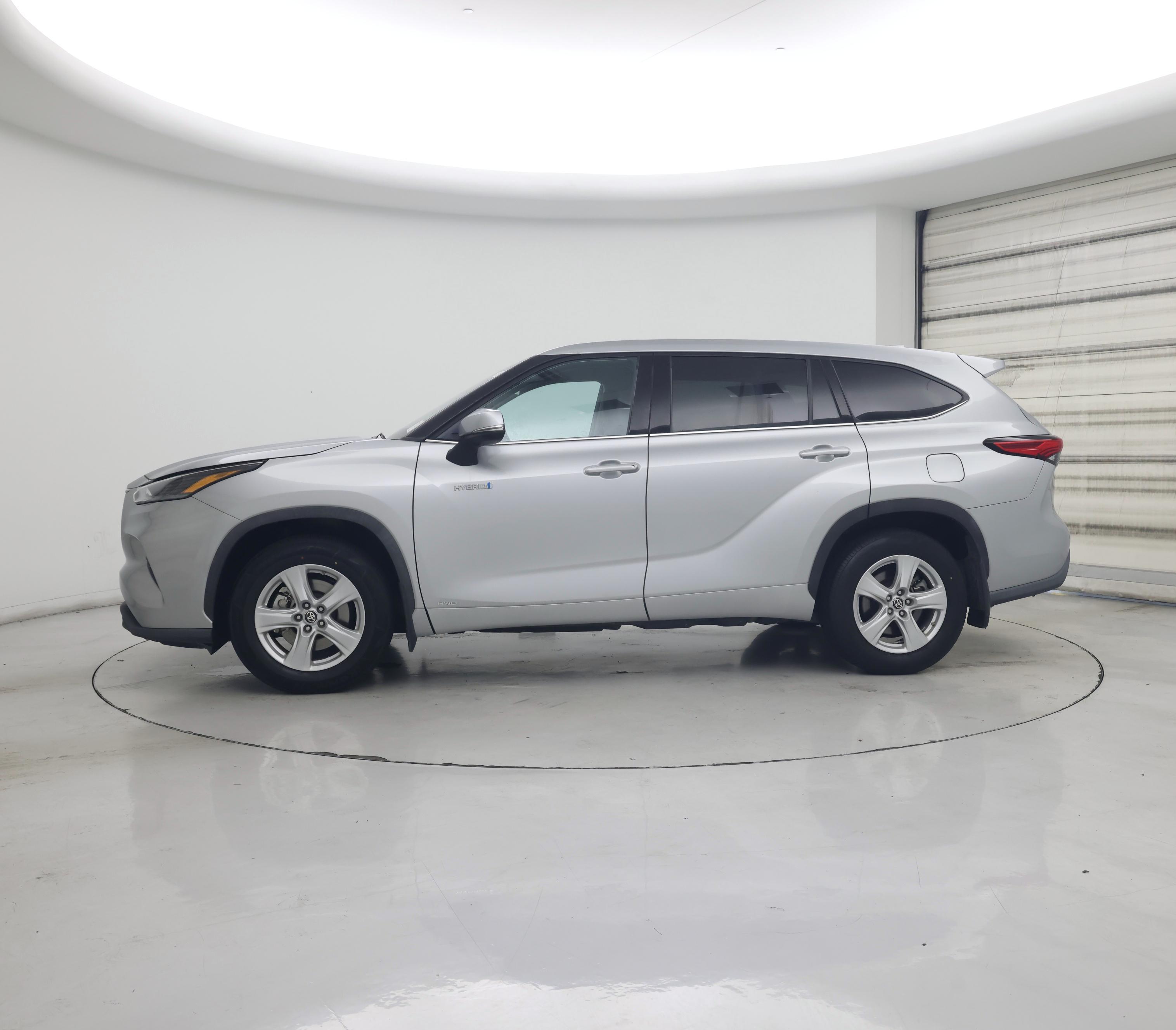 Thumbnail: 2021 Toyota Highlander - 3