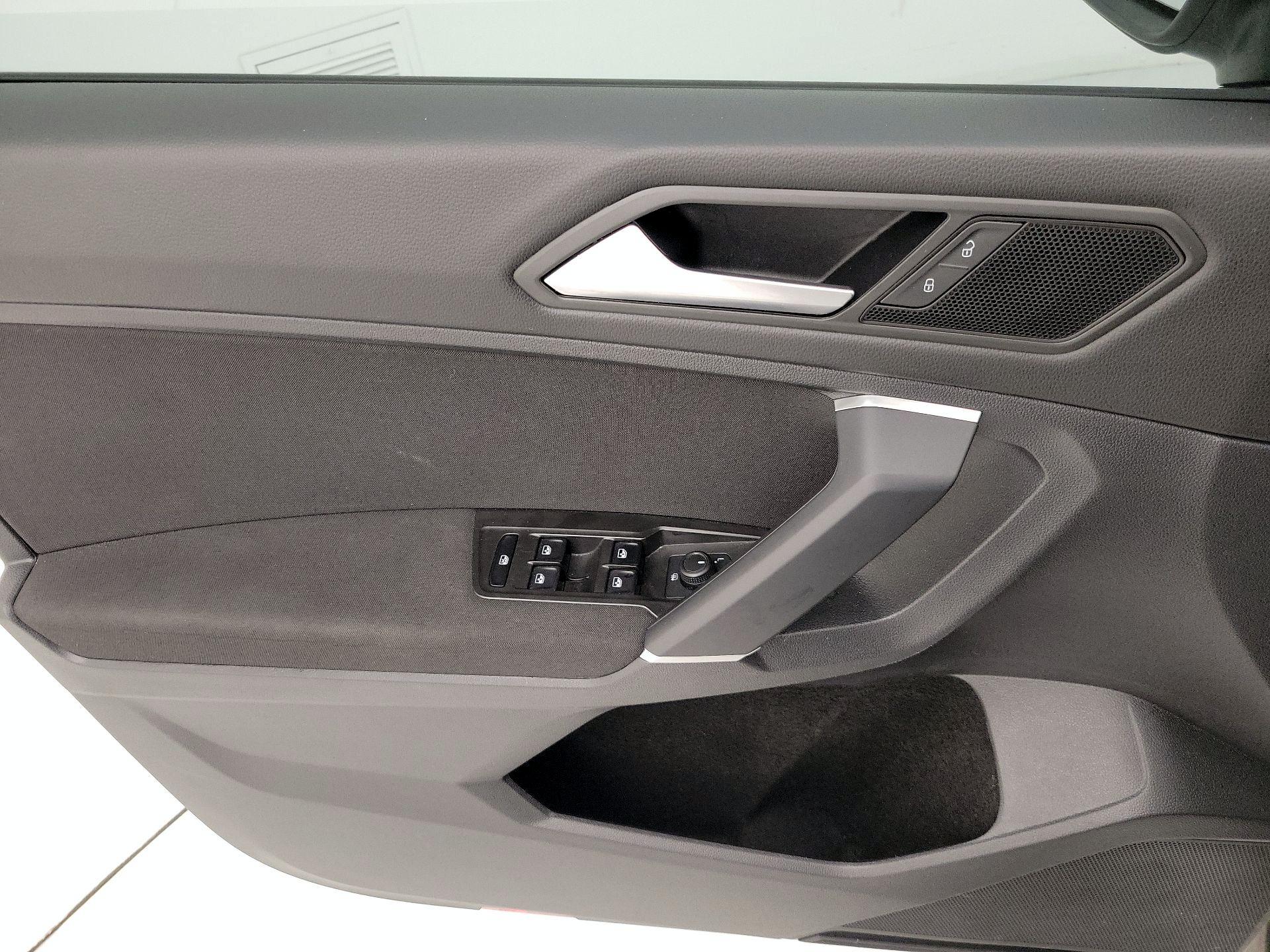Thumbnail: 2020 Volkswagen Tiguan - 12
