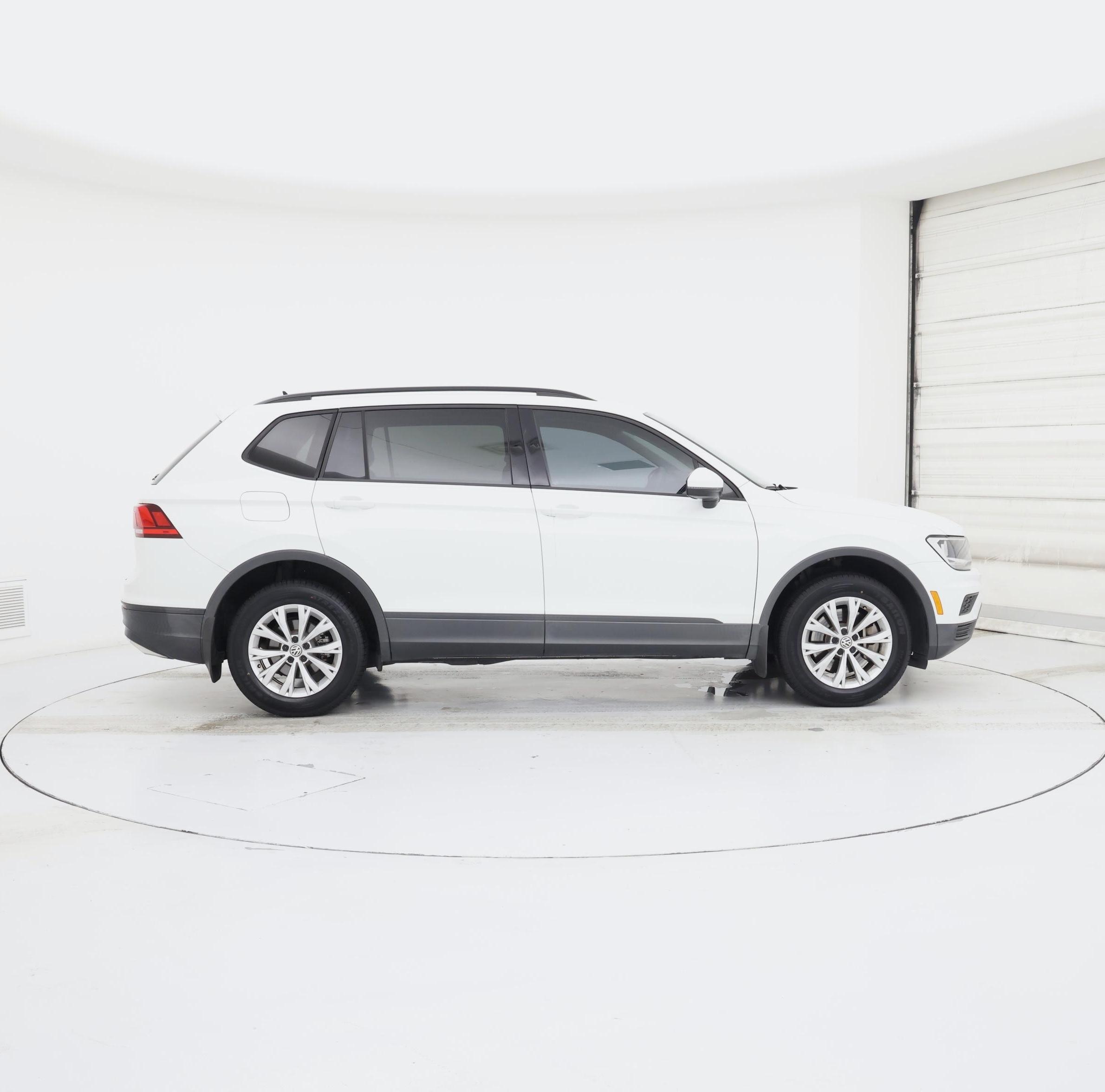 Thumbnail: 2020 Volkswagen Tiguan - 7