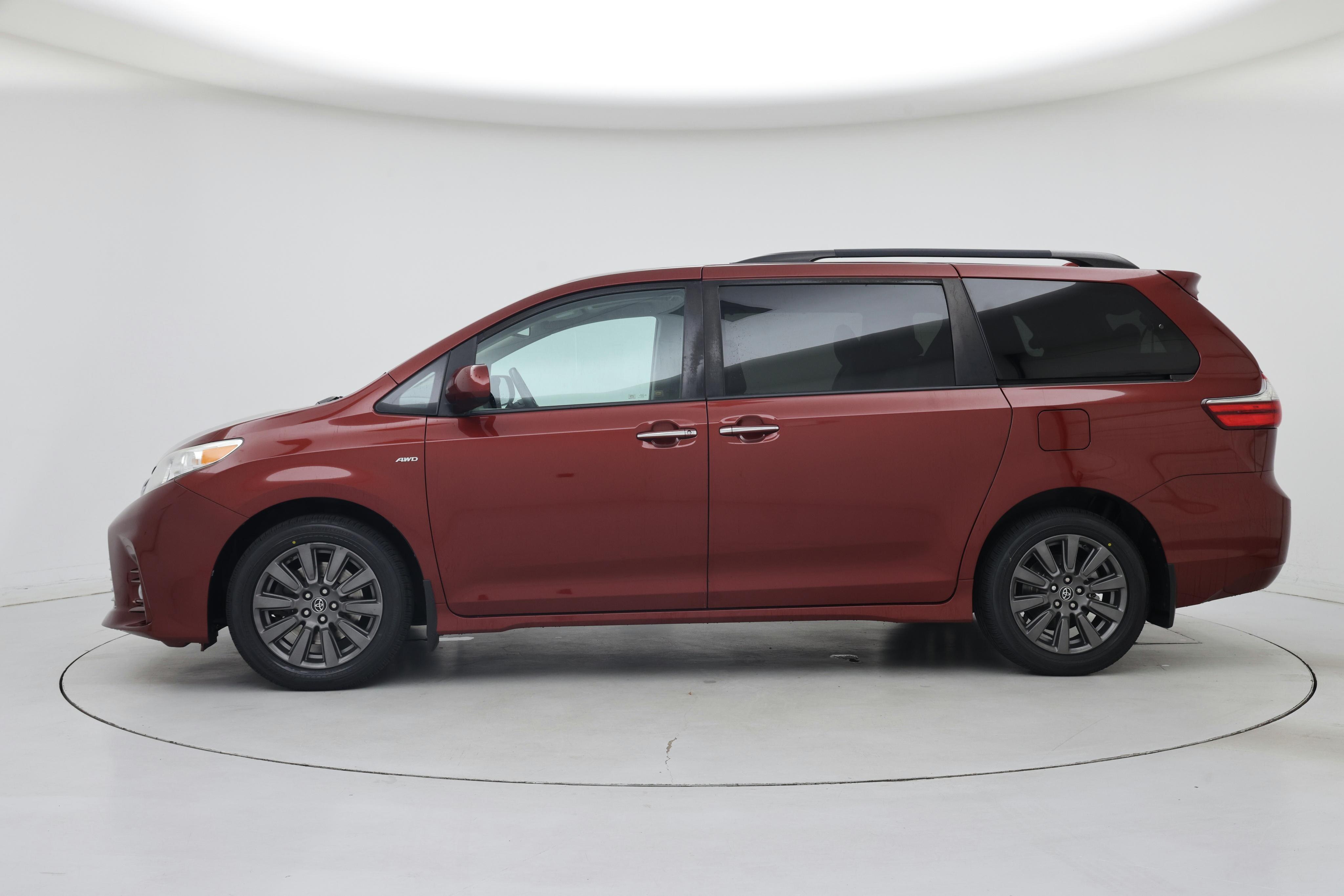 Thumbnail: 2020 Toyota Sienna - 3