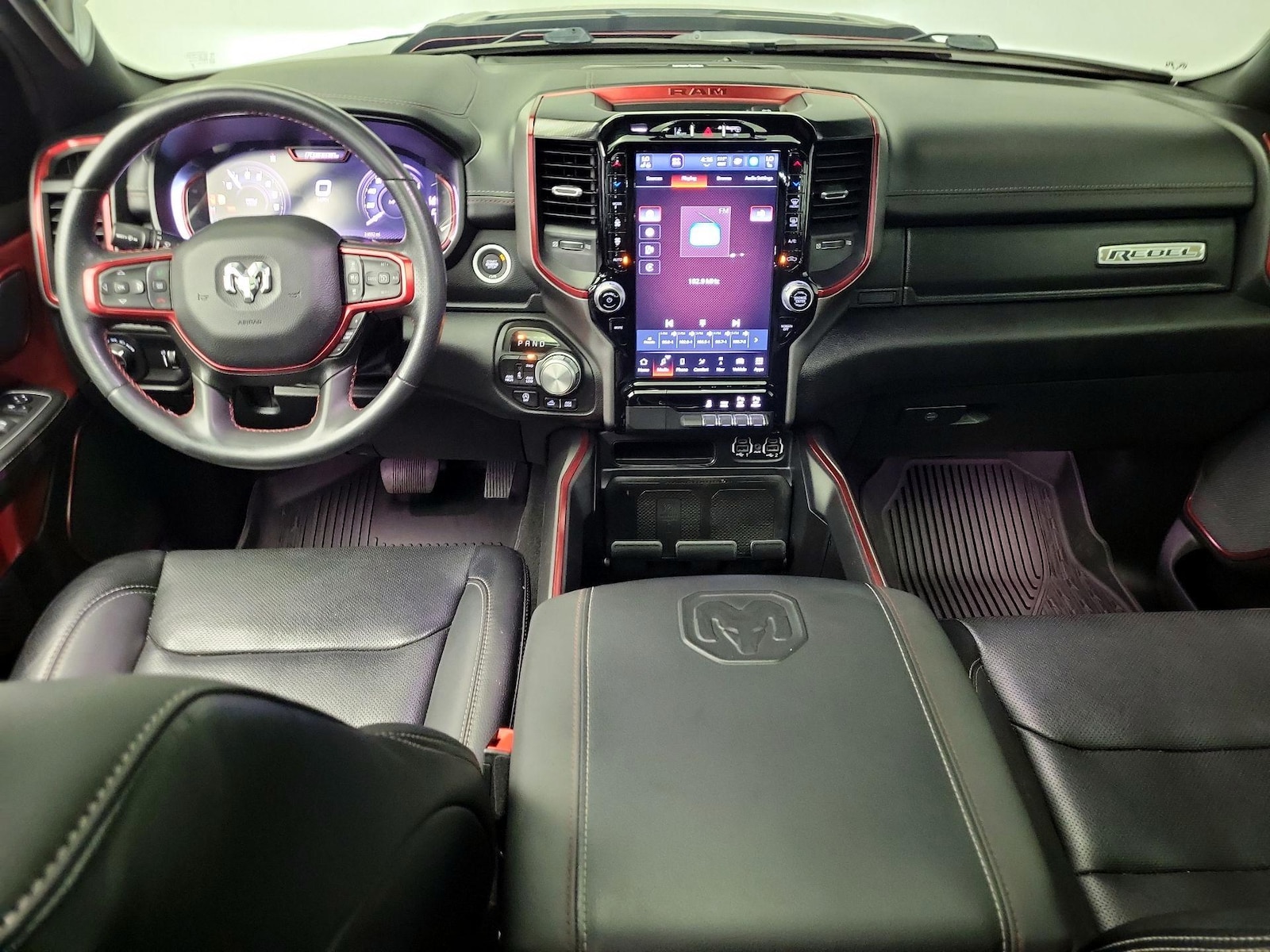 Apple CarPlay® & Android Auto™