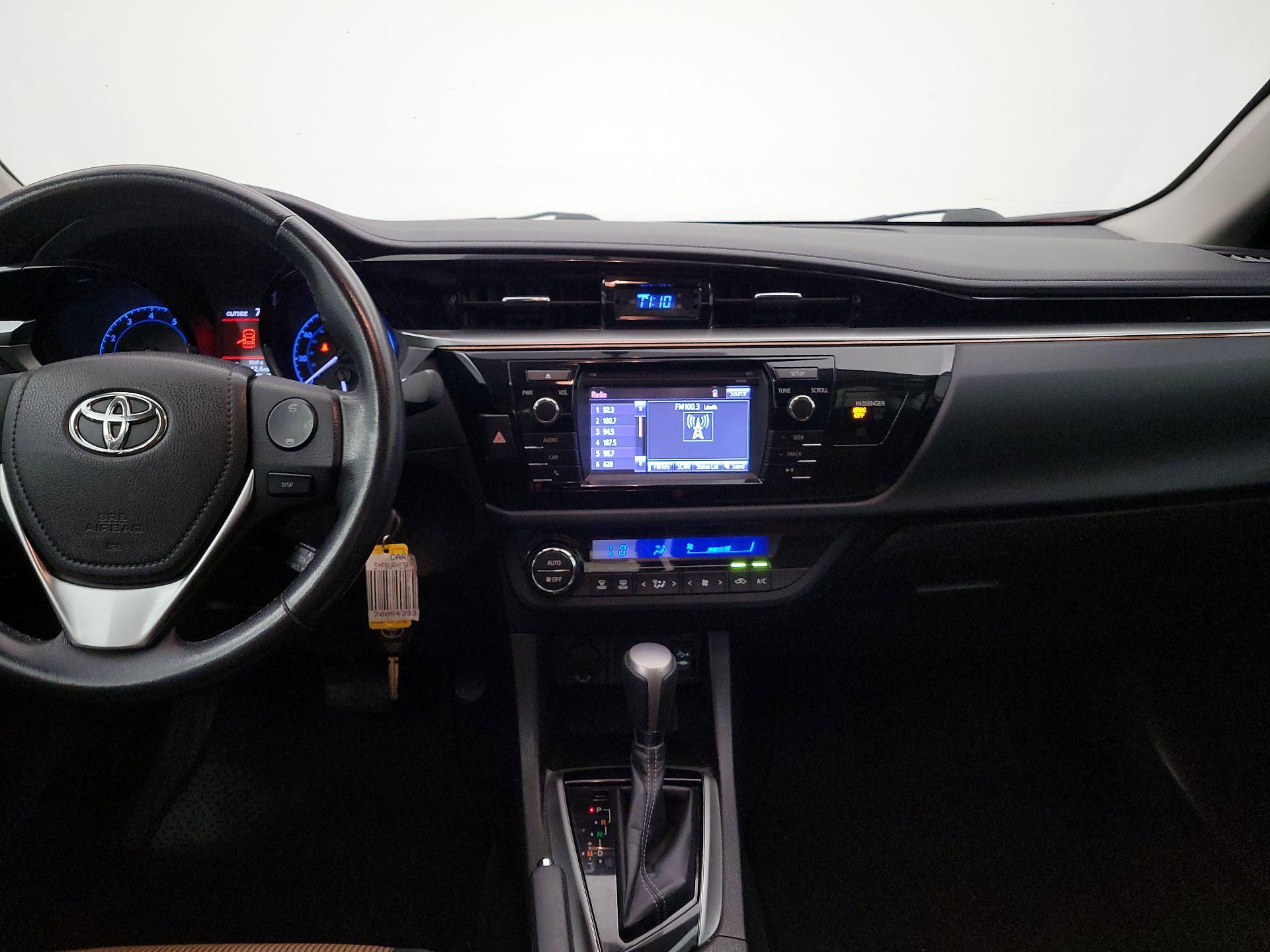 Thumbnail: 2015 Toyota Corolla - 9