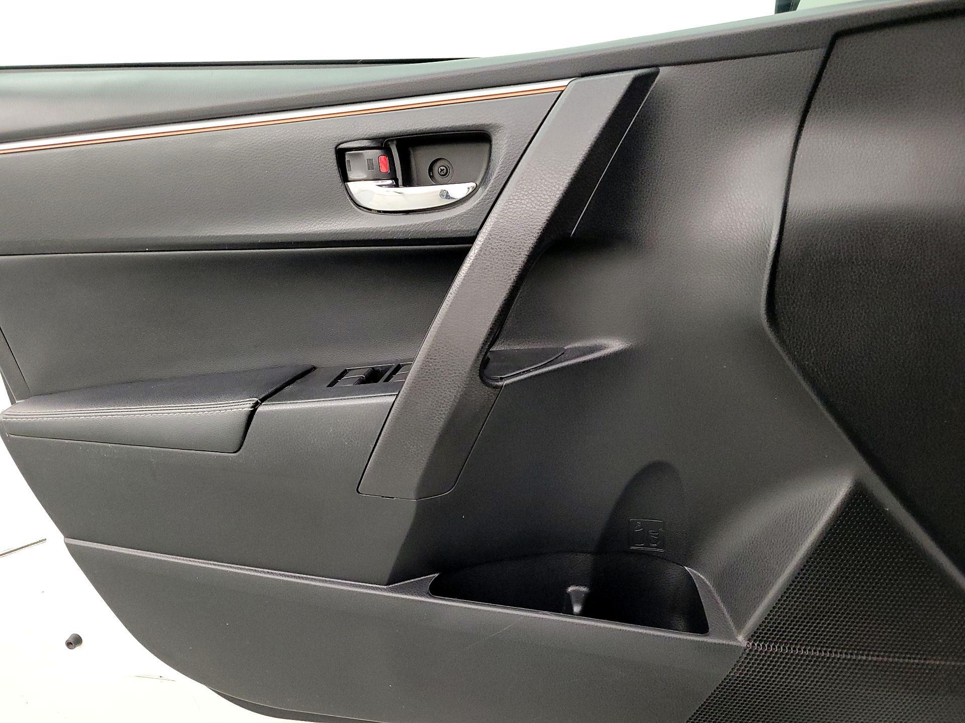 Thumbnail: 2015 Toyota Corolla - 12