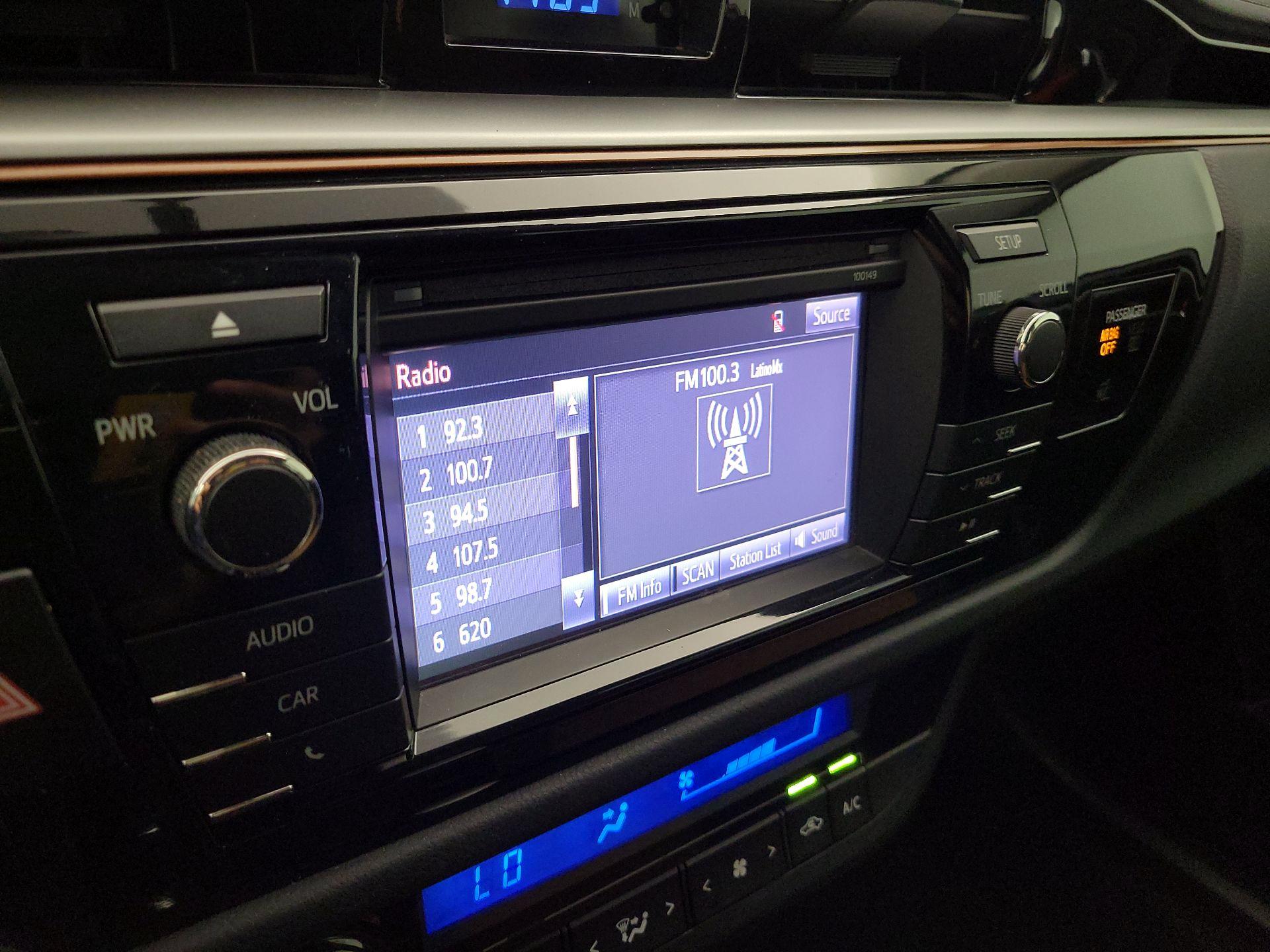 Thumbnail: 2015 Toyota Corolla - 15