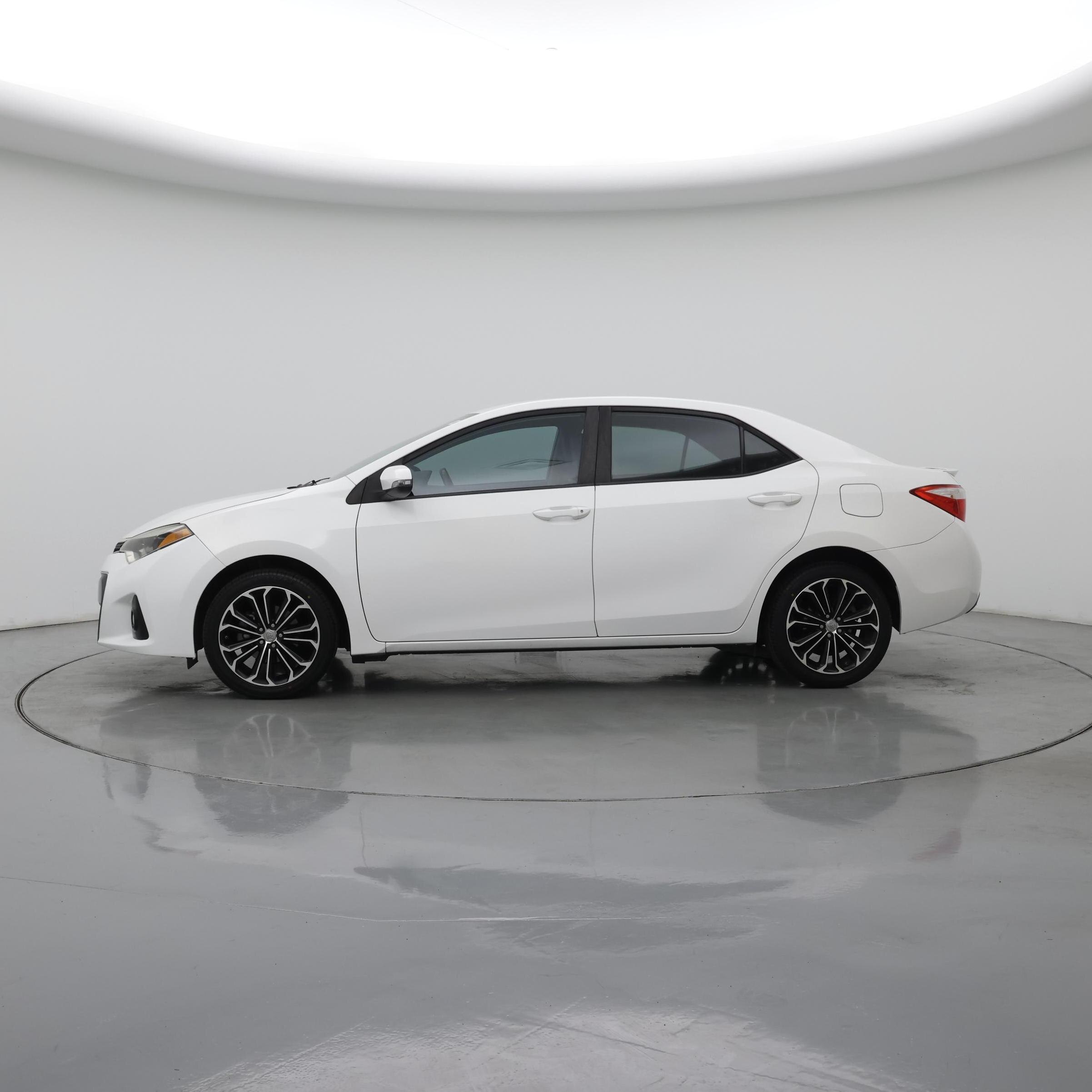Thumbnail: 2015 Toyota Corolla - 3