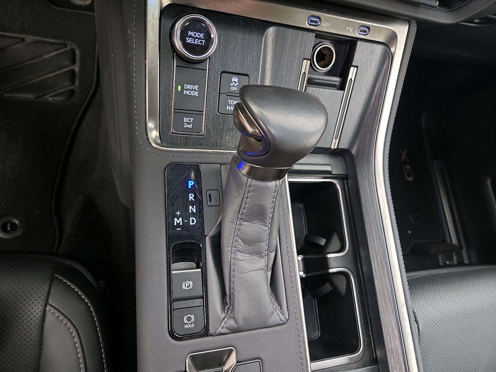 2025 Lexus GX Premium+ - Photo 19