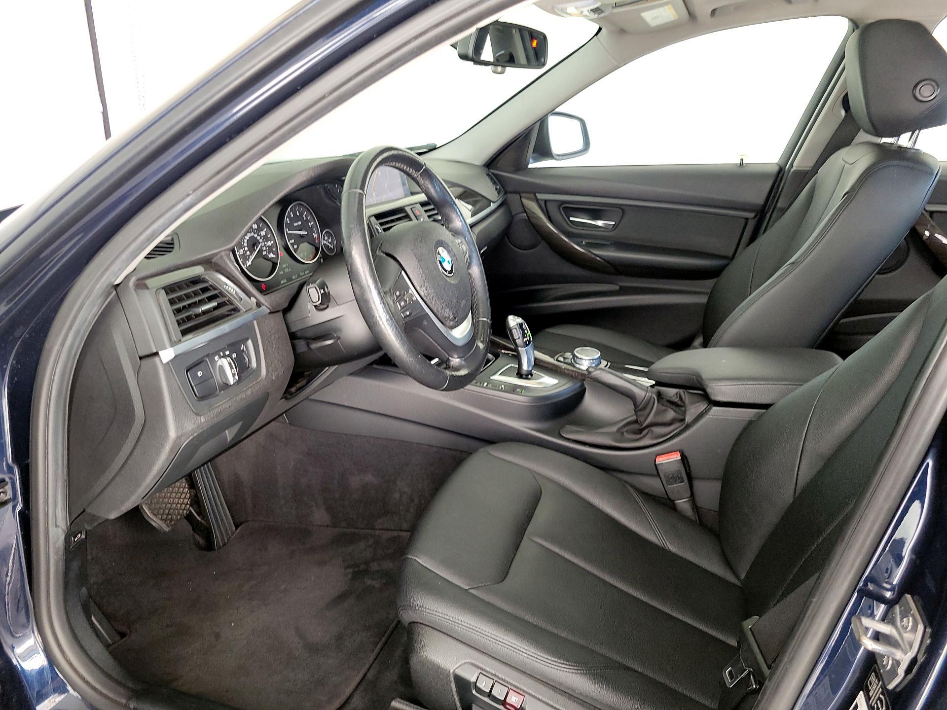 Thumbnail: 2015 BMW 3 Series - 11