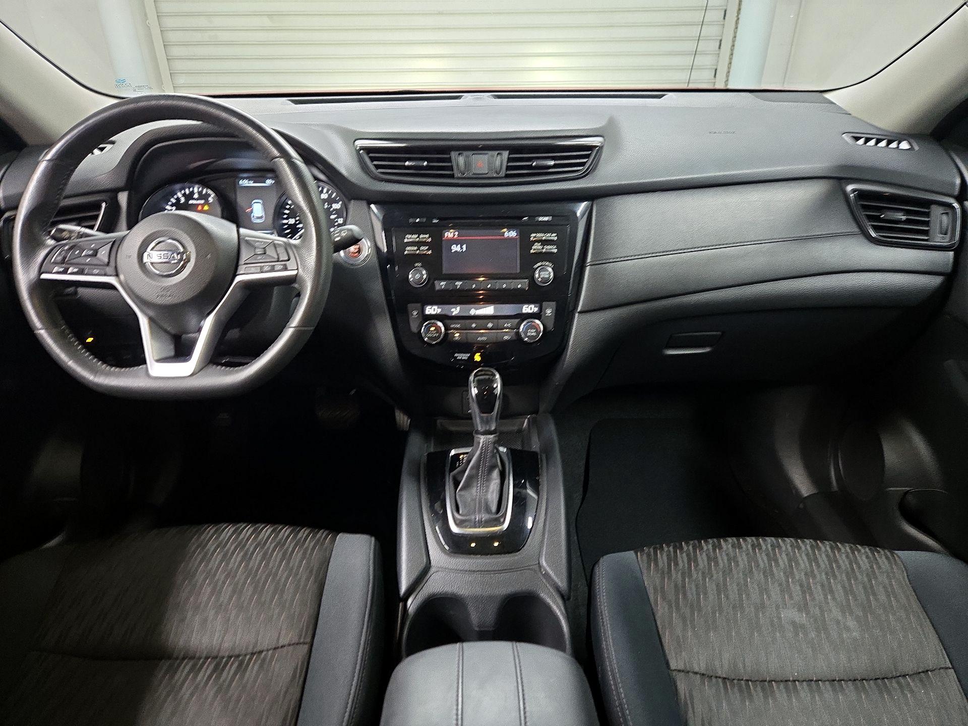 Thumbnail: 2017 Nissan Rogue - 9
