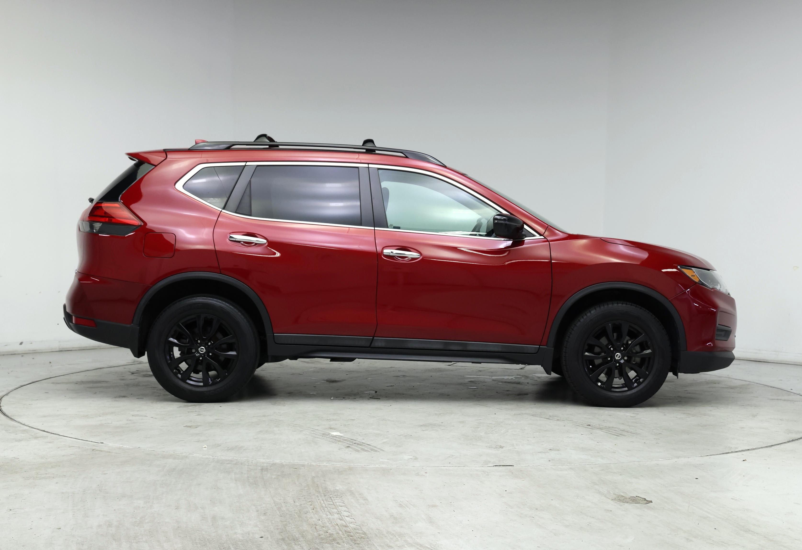Thumbnail: 2017 Nissan Rogue - 7