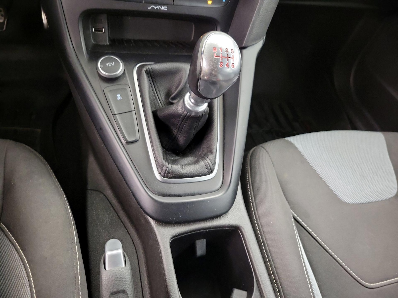 2017 Ford Focus ST - Photo 18
