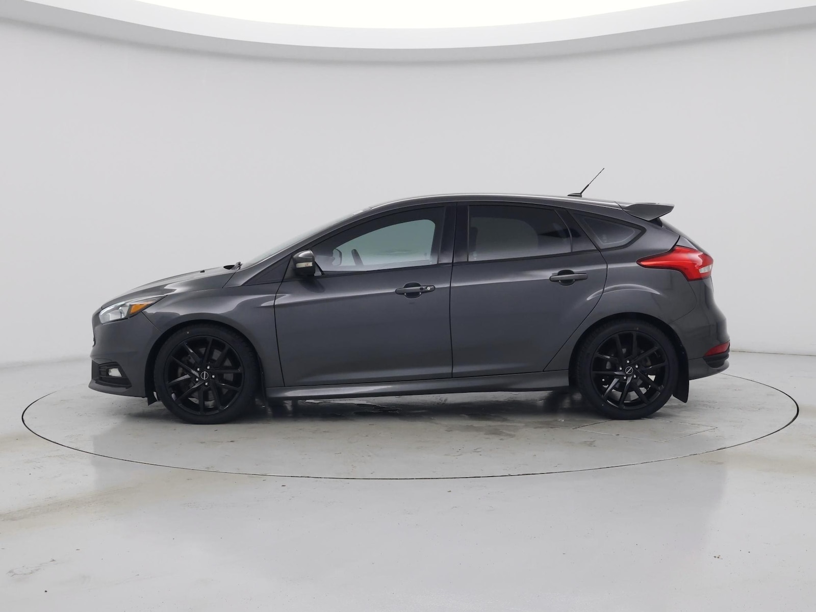 2017 Ford Focus ST - Photo 4