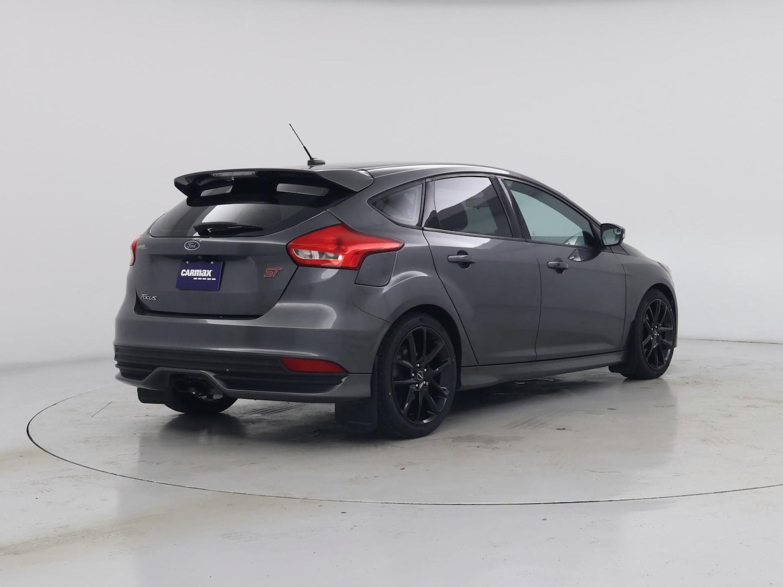 2017 Ford Focus ST - Photo 9