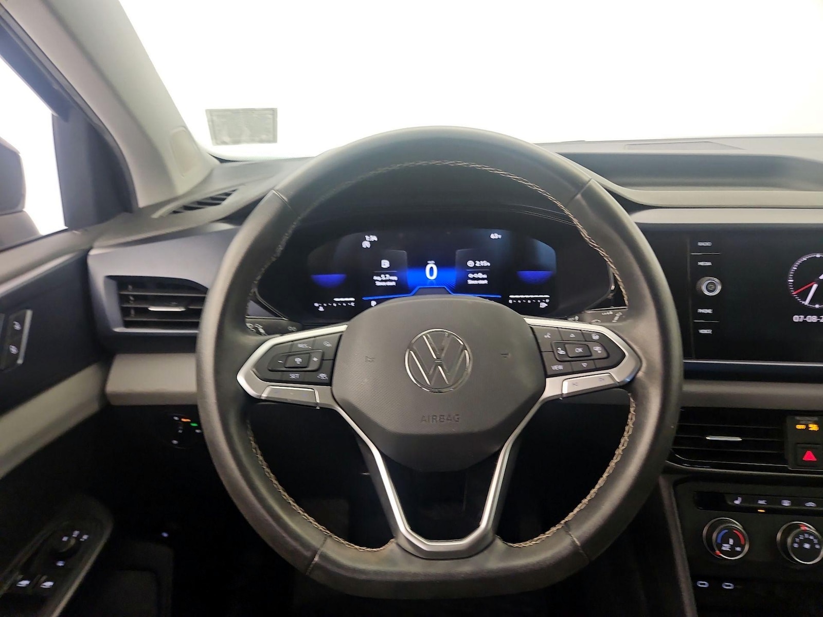 2022 Volkswagen Taos SE - Photo 11
