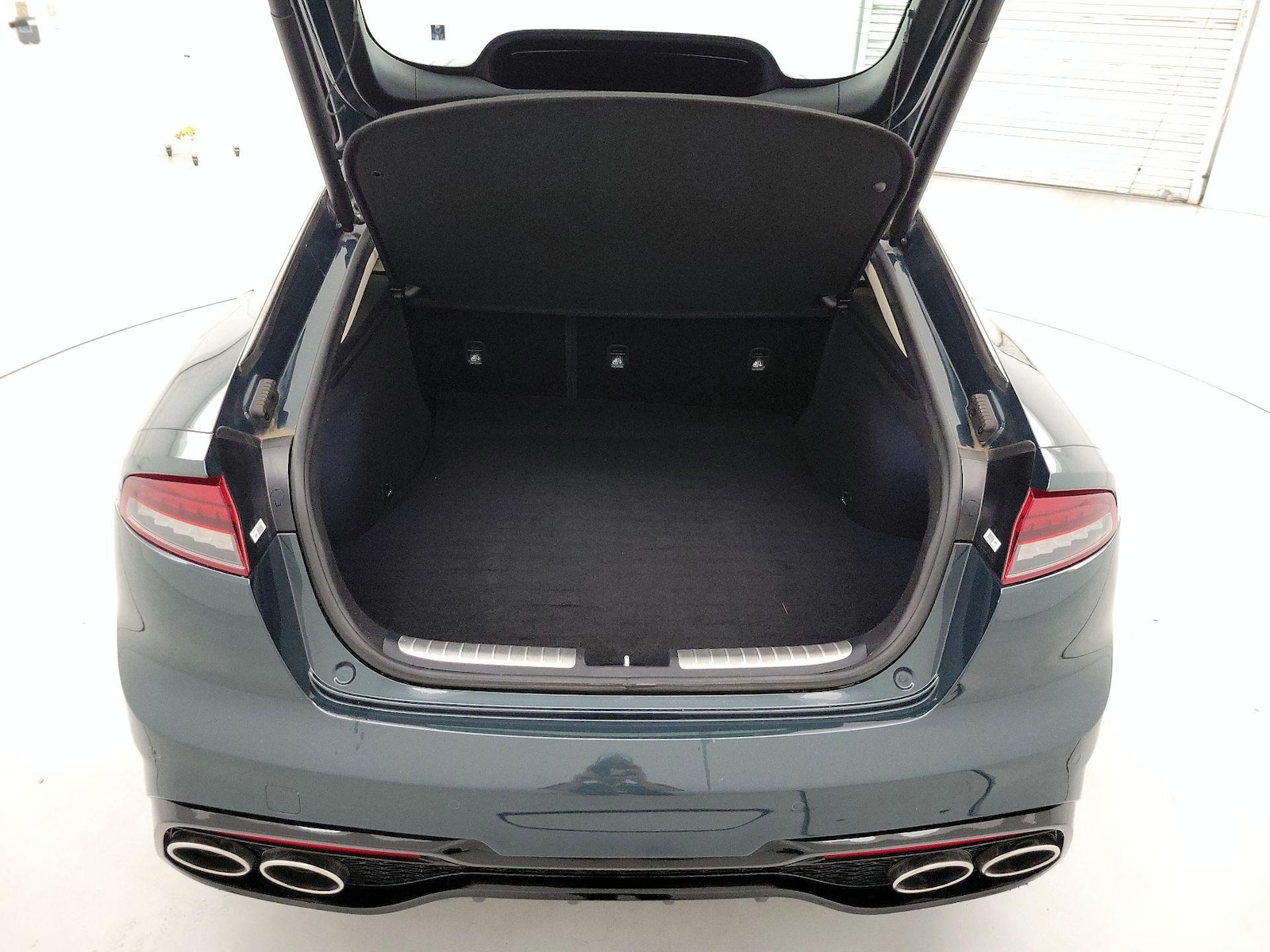 2023 Kia Stinger GT2 - Photo 22