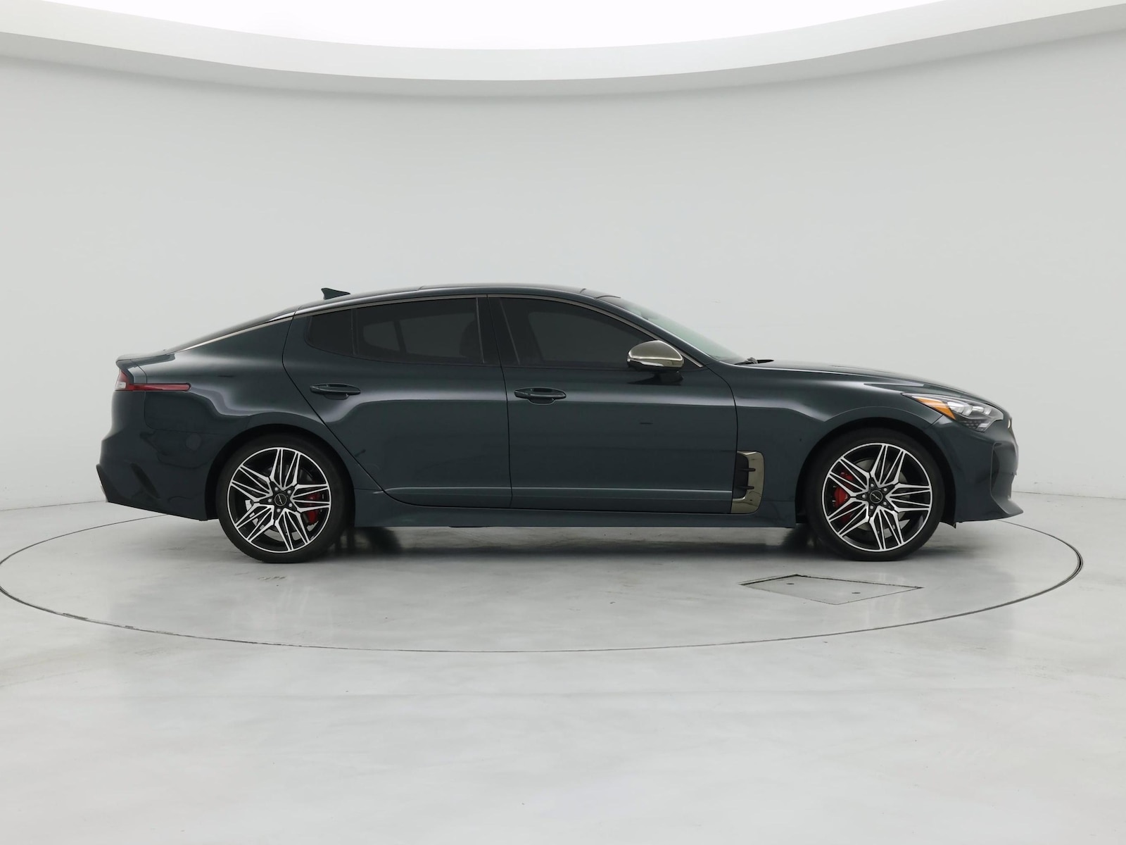 2023 Kia Stinger GT2 - Photo 8
