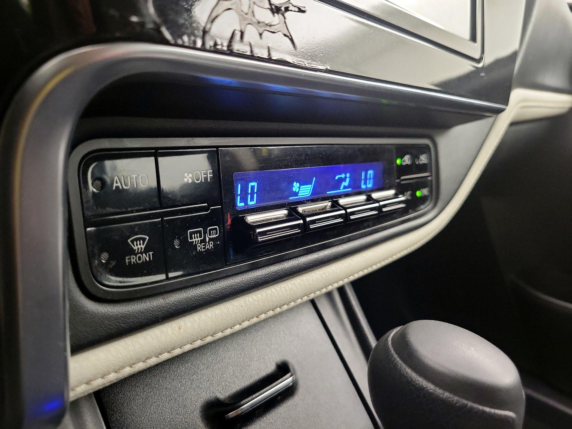 Thumbnail: 2018 Toyota Corolla iM - 16