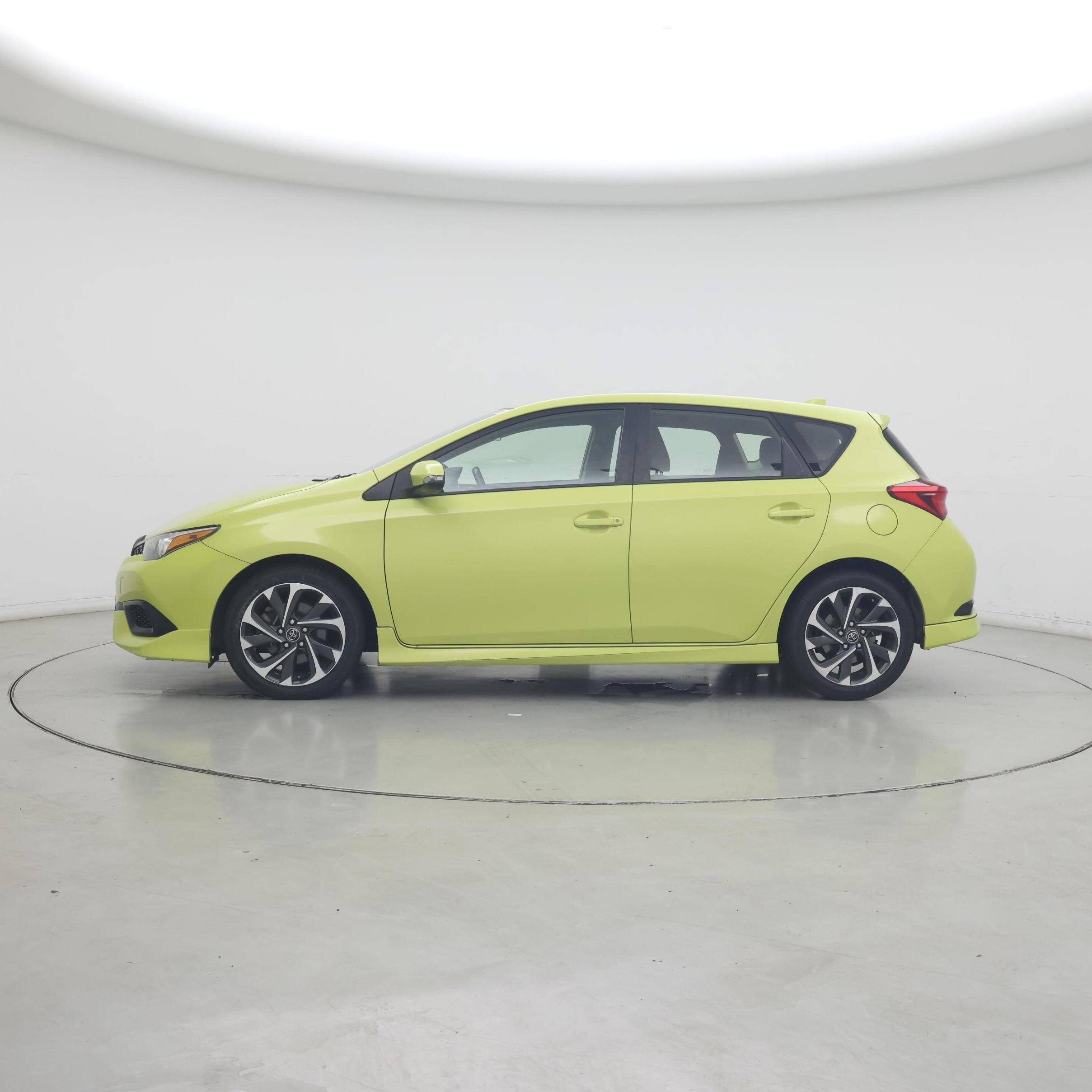 Thumbnail: 2018 Toyota Corolla iM - 3