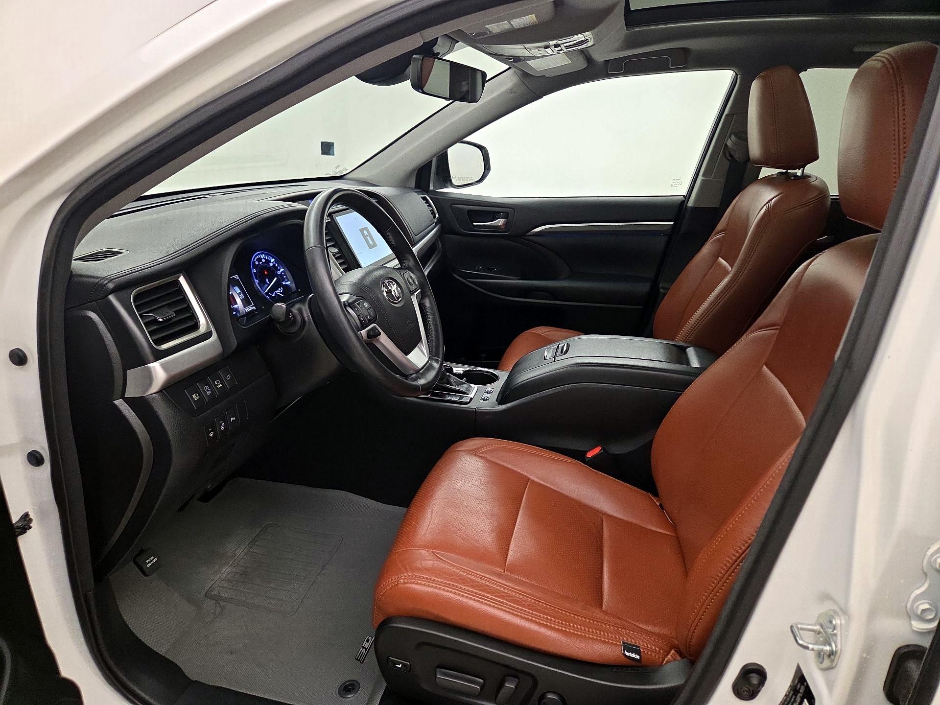 Thumbnail: 2018 Toyota Highlander - 11