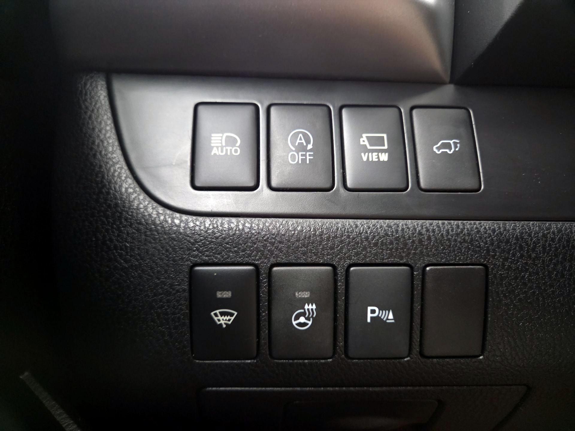 Thumbnail: 2018 Toyota Highlander - 13