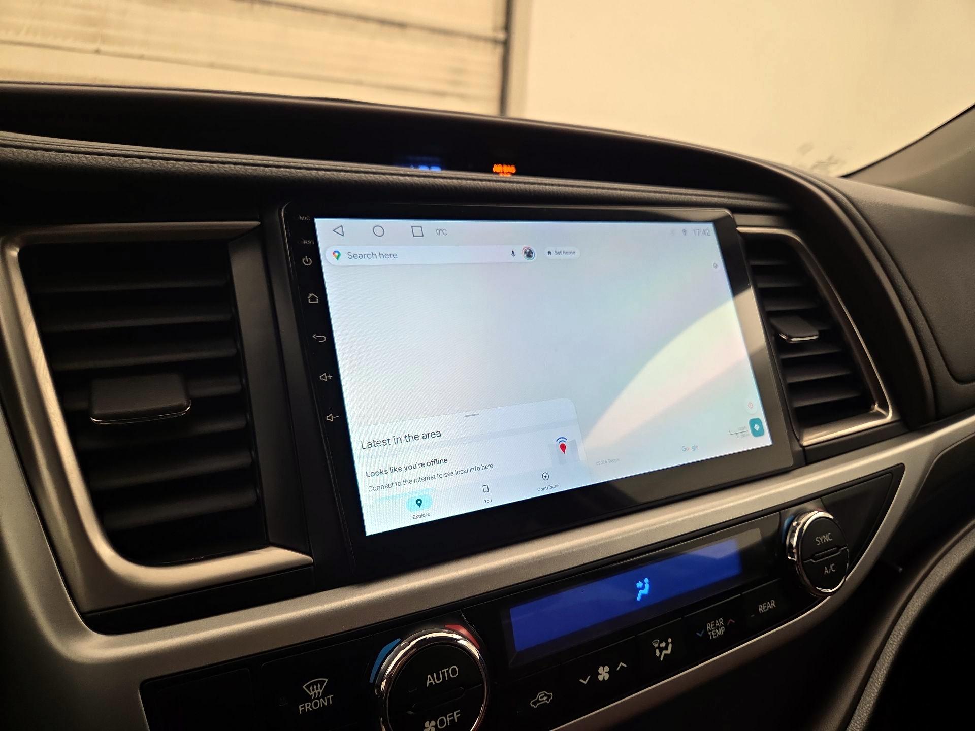Thumbnail: 2018 Toyota Highlander - 14